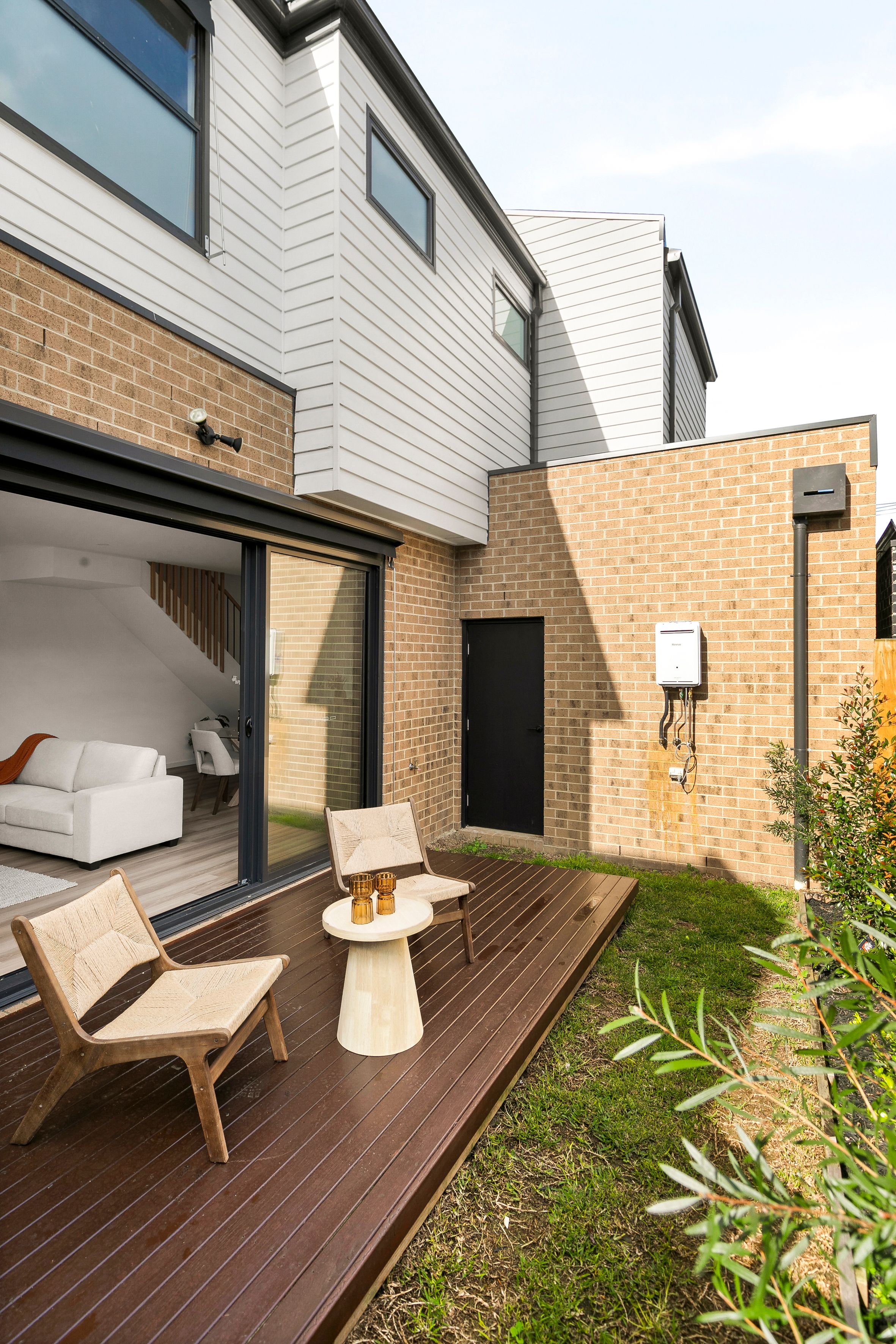 2/8 Curie Avenue — photo 15 of 15