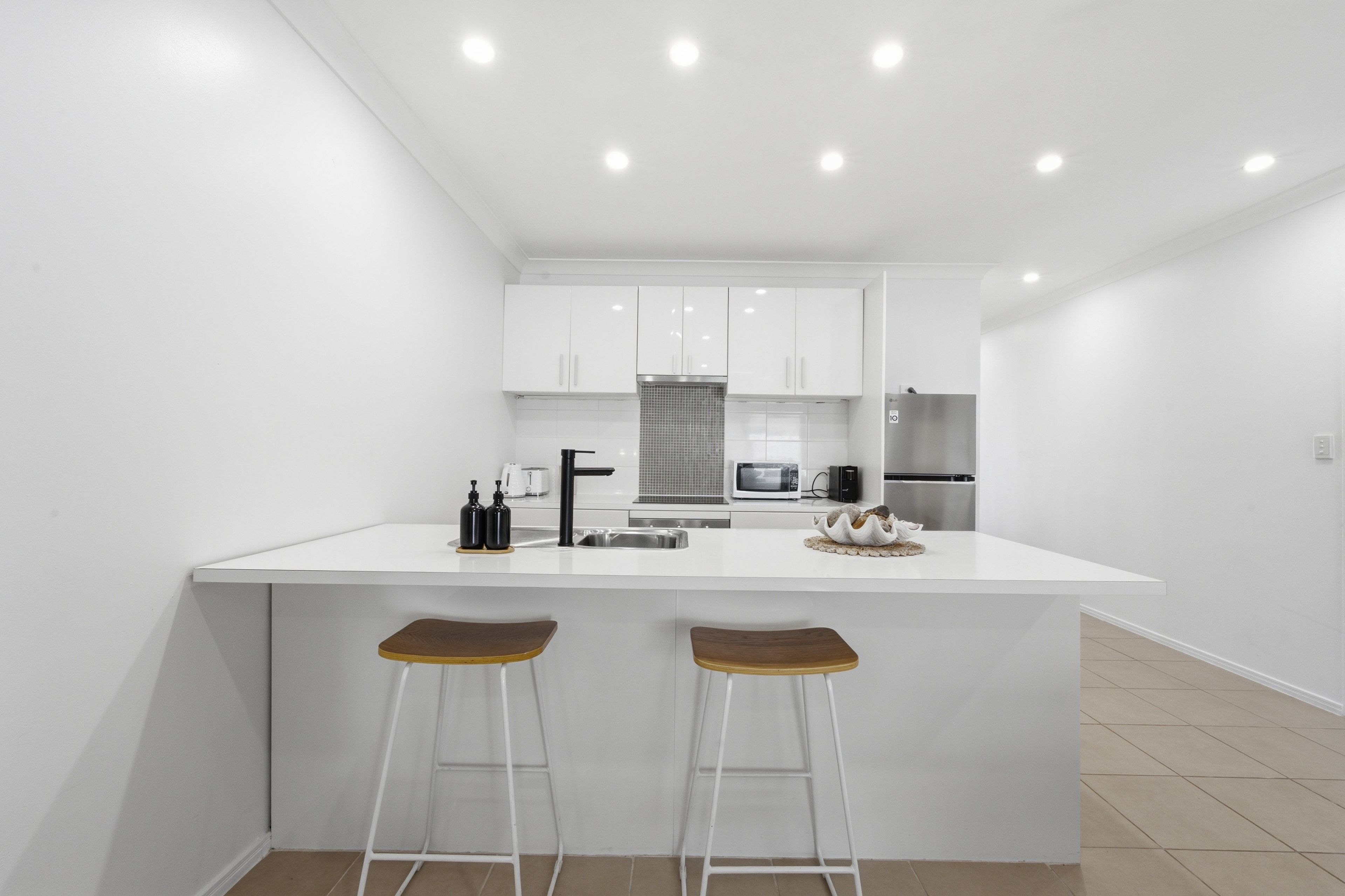 8/5-7 Oyster Court — photo 3 of 21