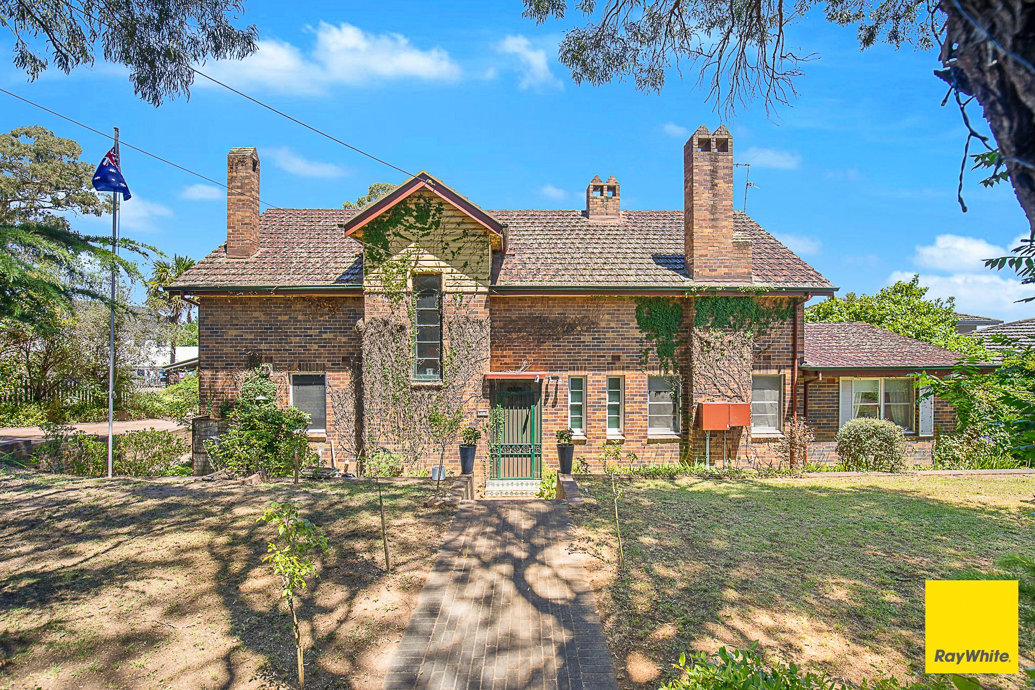 "Dangarsleigh" 152 Dangar Street — photo from Ray White Armidale