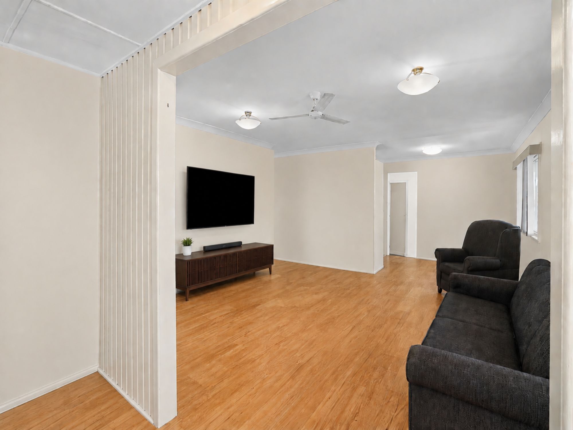57 Macarthur Crescent — photo 10 of 24