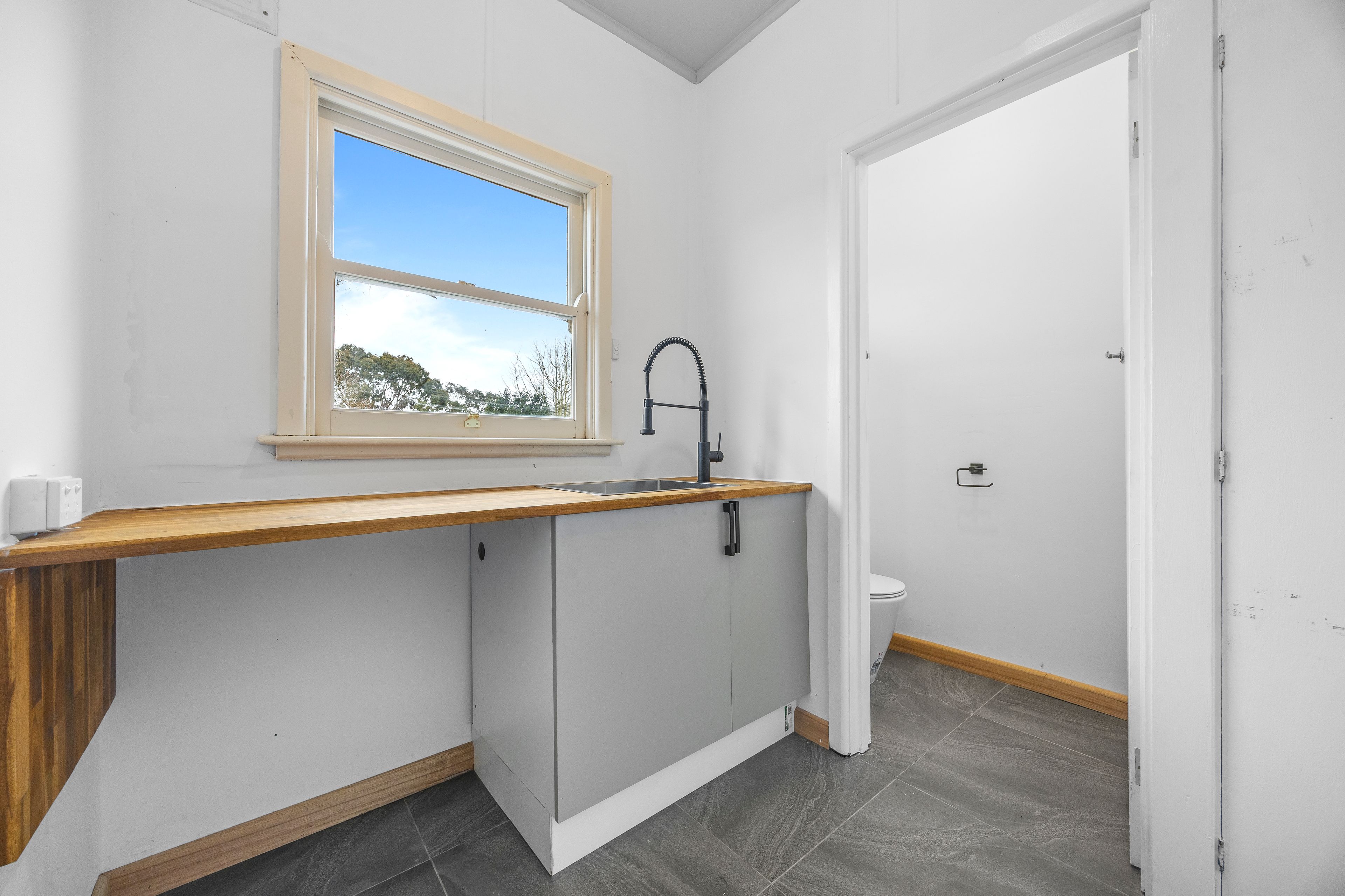 312 Landsborough Street — photo 5 of 15