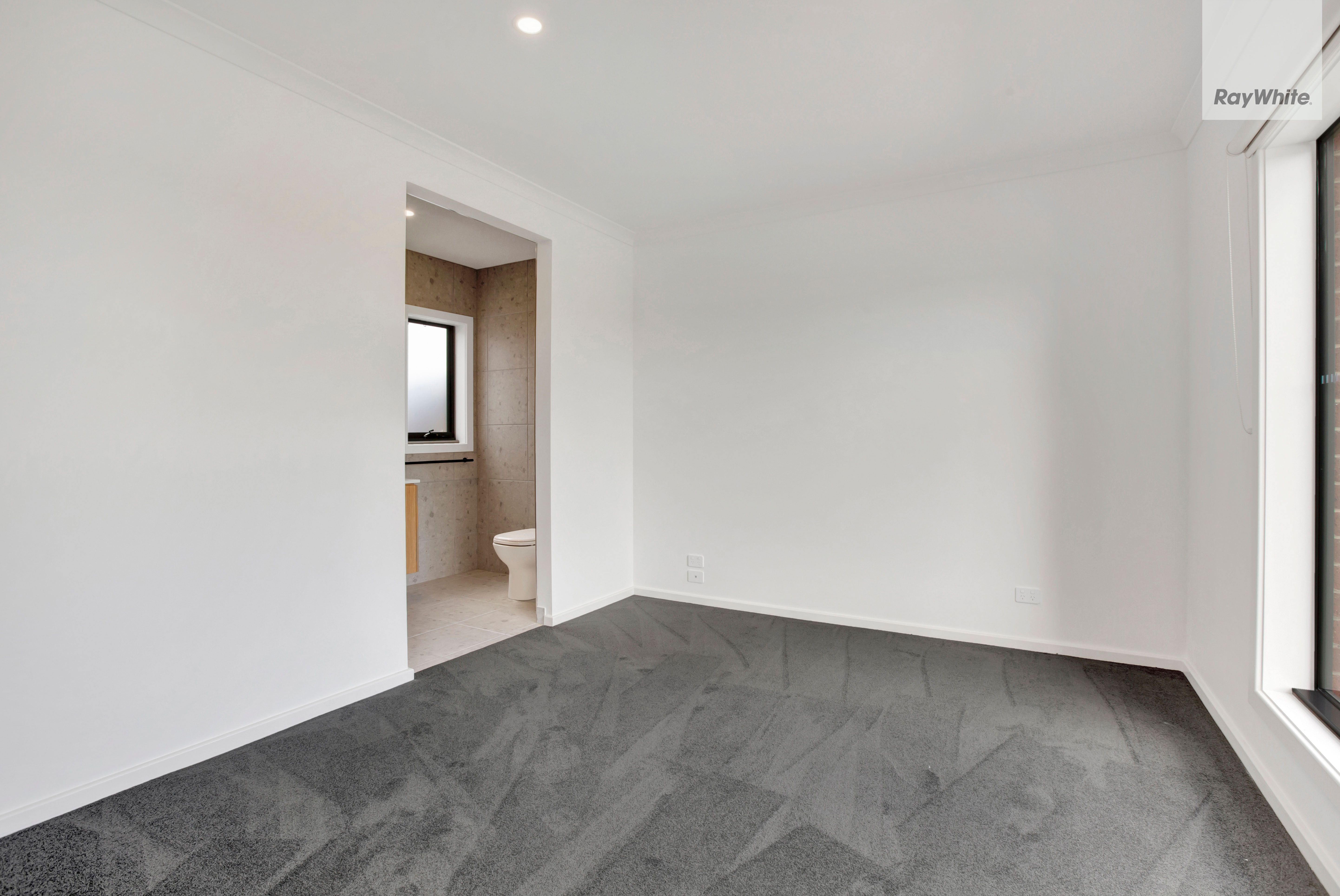 156 Newbridge Boulevard — photo 6 of 12