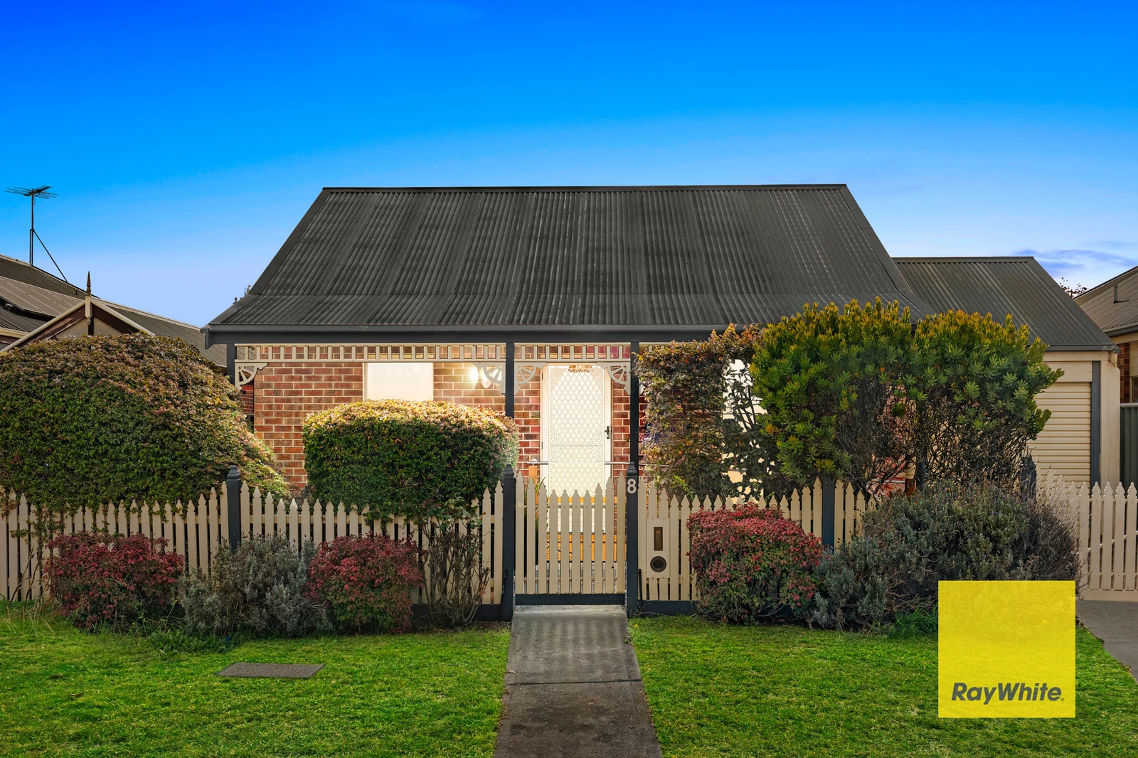 8 Chelsea Close, Wyndham Vale, VIC 3024