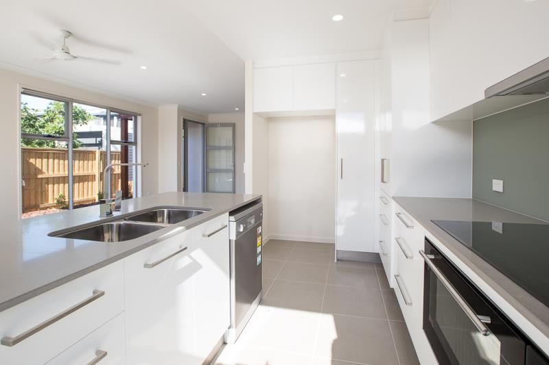 23/1 Waters Close, Hope Island, QLD 4212