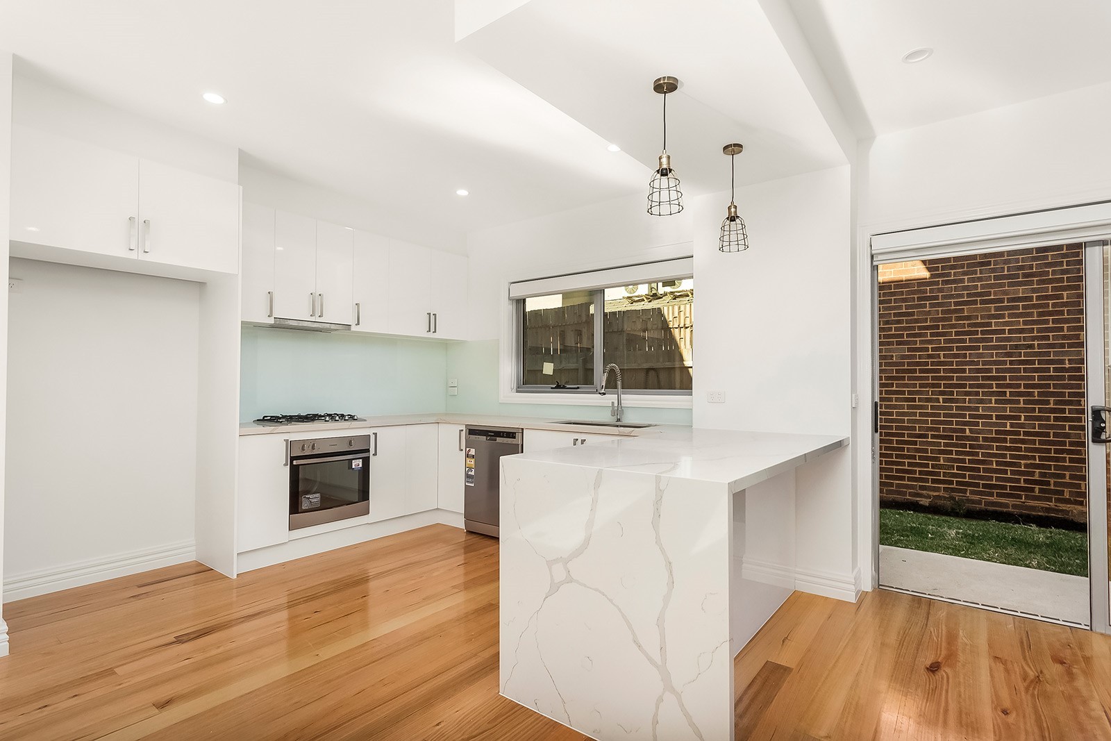 2/297 Blackshaws Road, Altona North, VIC 3025