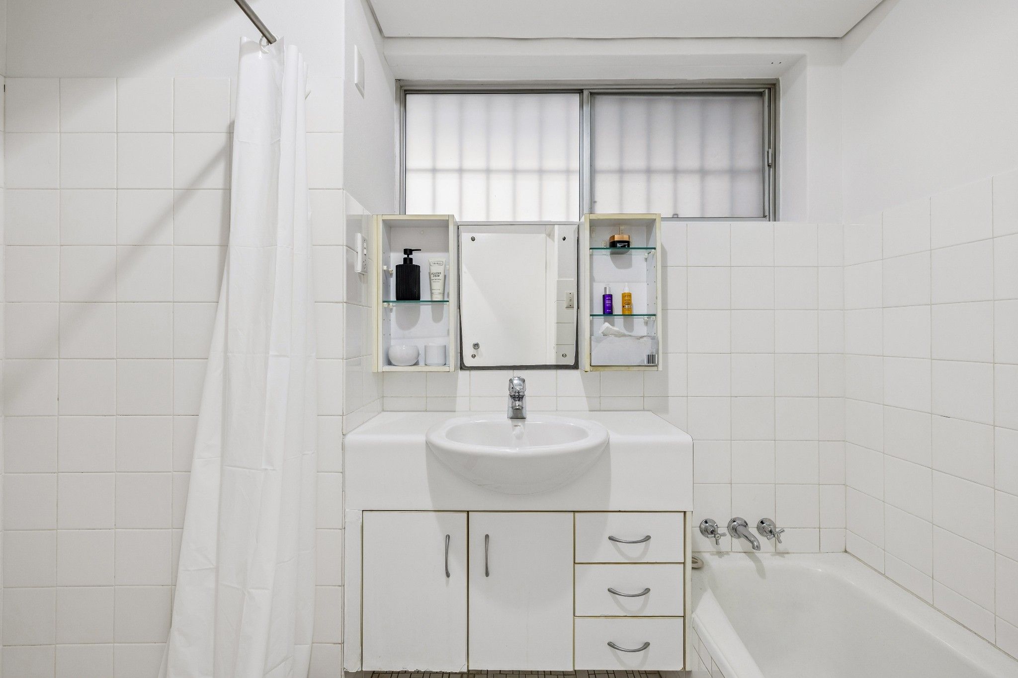 8/128 Oxlade Drive — photo 10 of 16