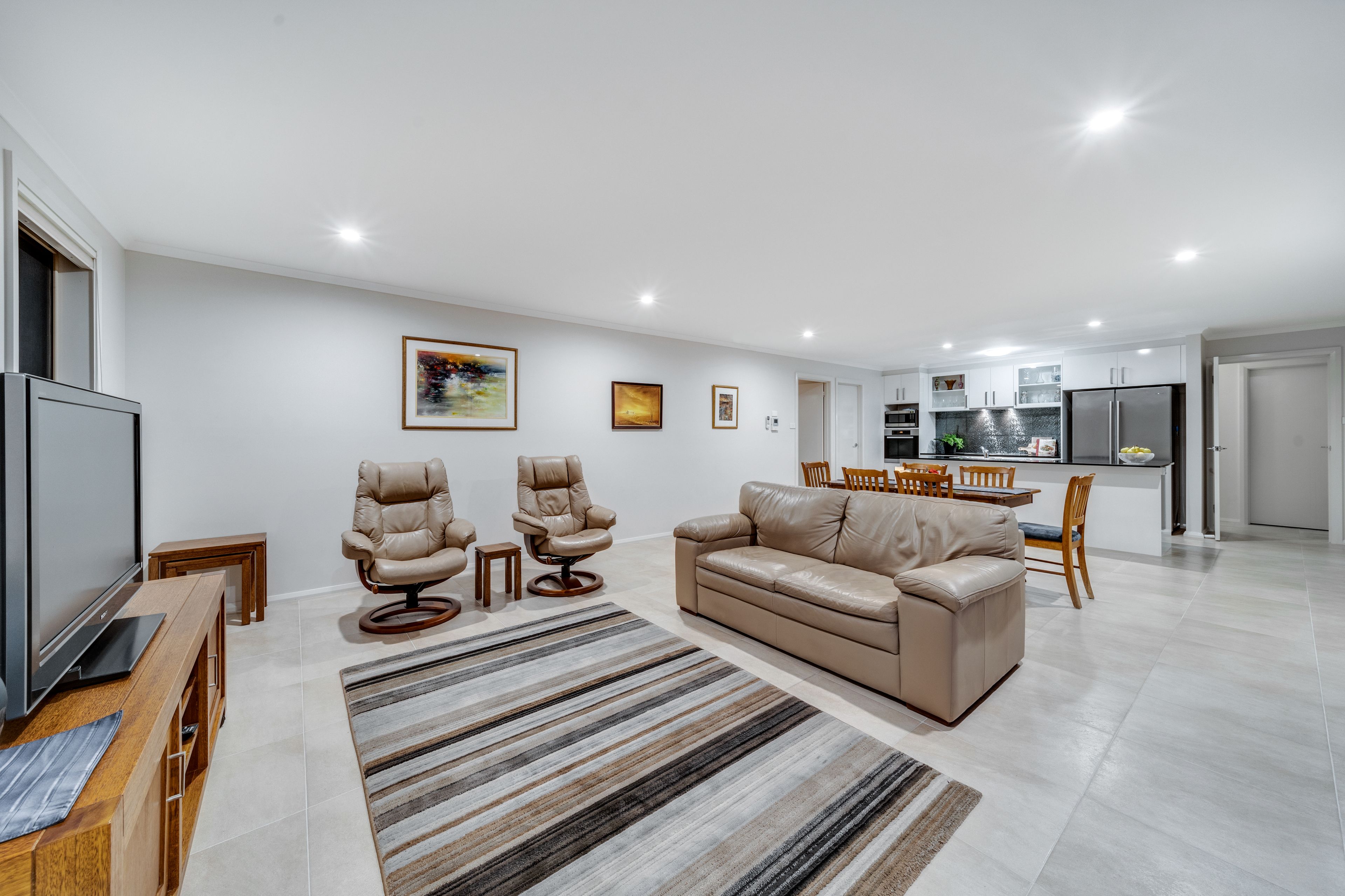 4 Cazneaux Crescent, Weston, ACT 2611