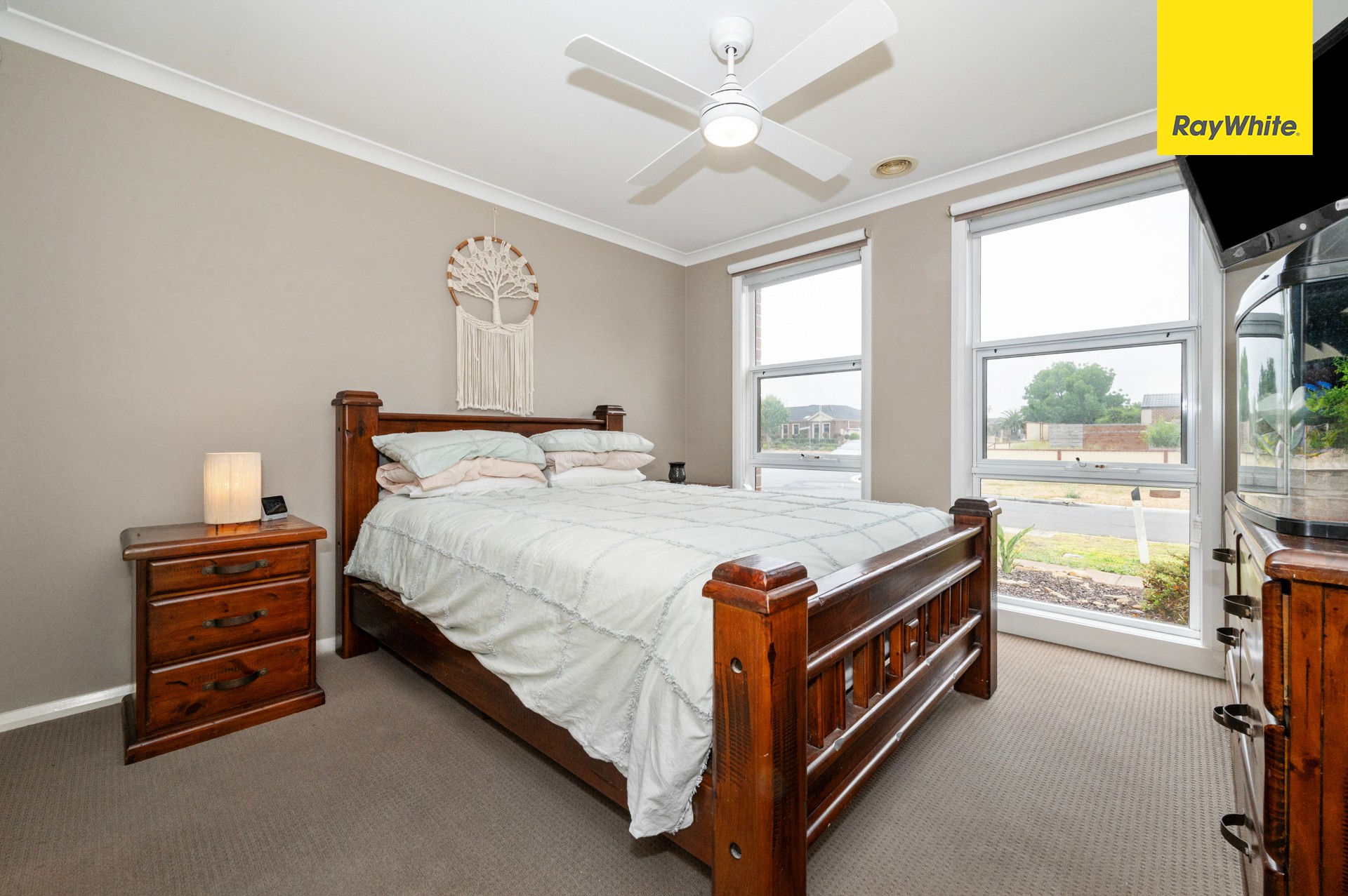 2 Sunderland Way, Melton West, VIC 3337