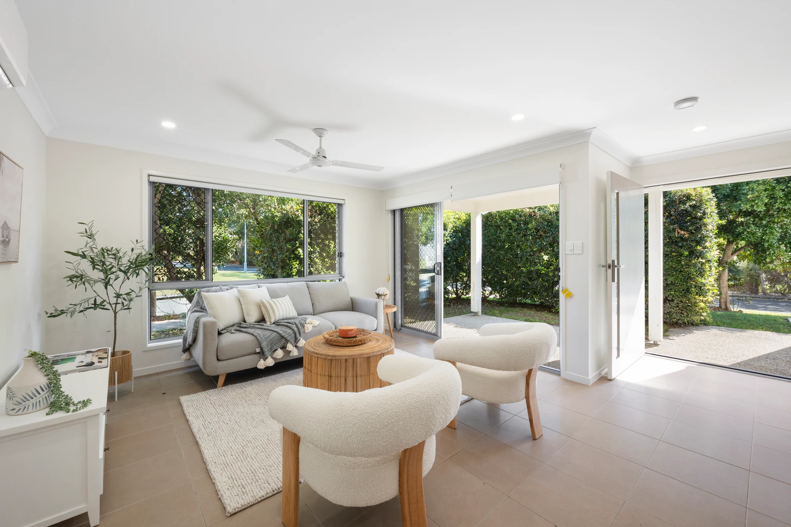 1/16 Silver Wattle Grove, Peregian Springs, QLD 4573