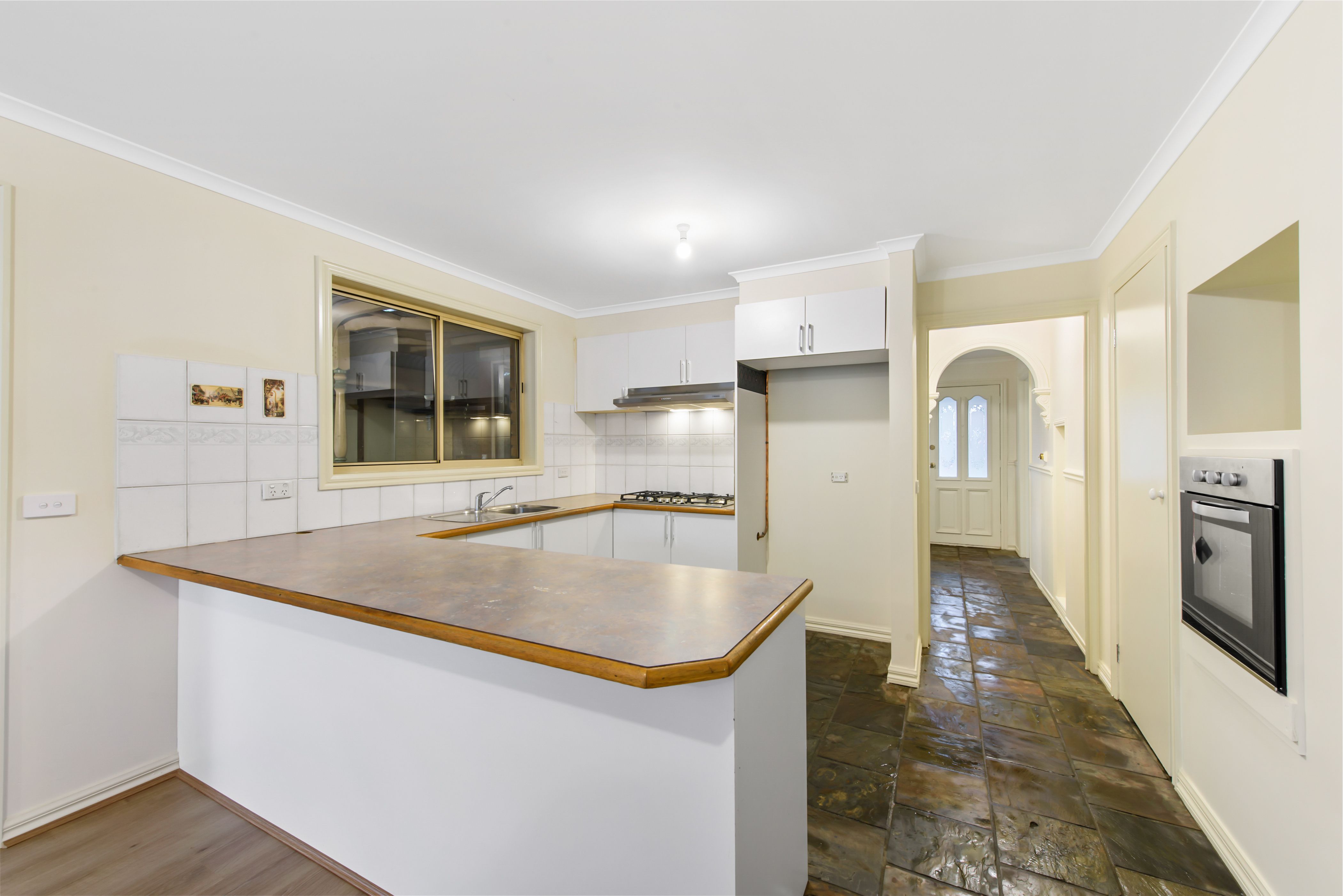 19 Manchester Drive, Sydenham, VIC 3037