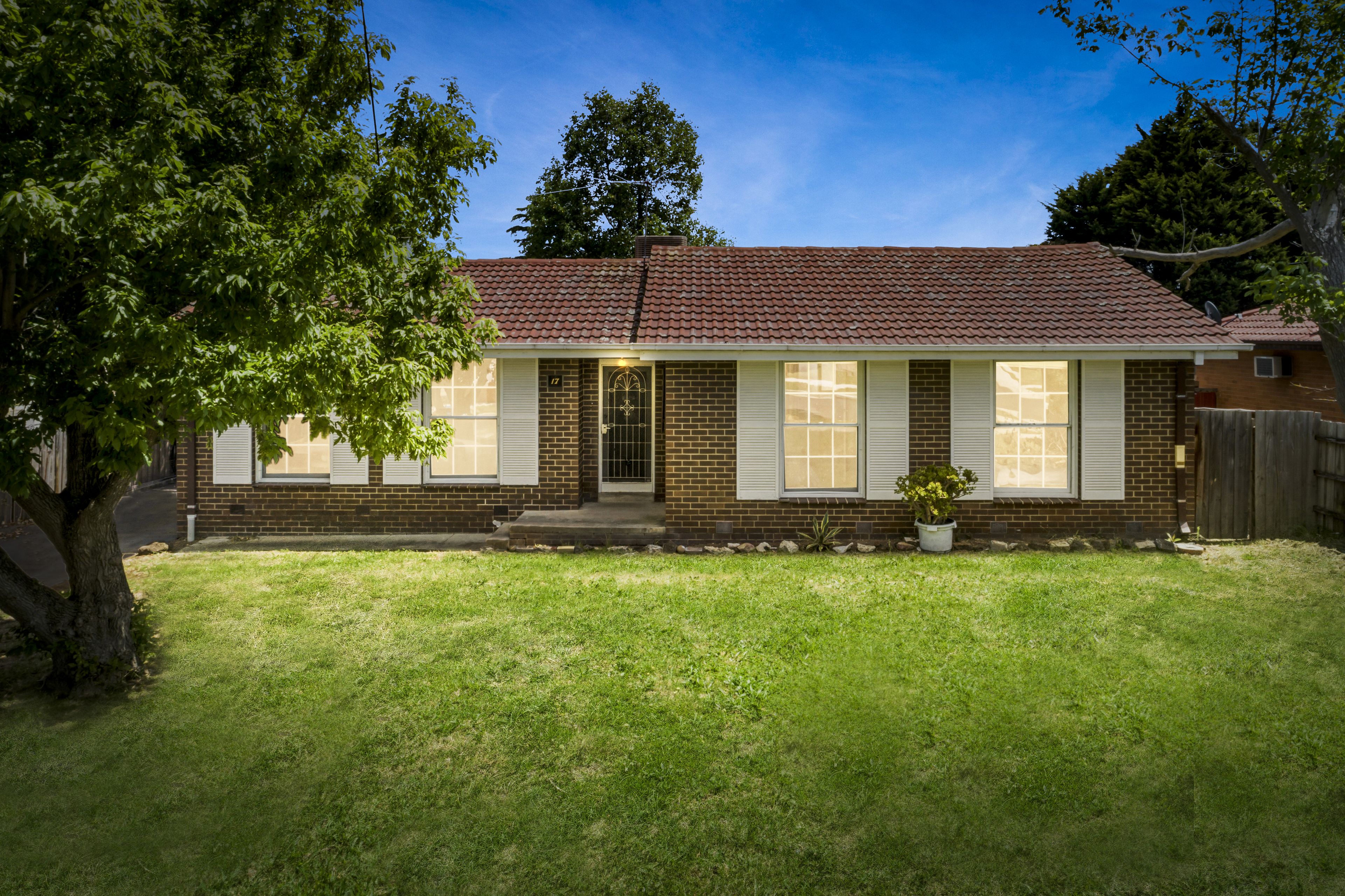 17 Carlisle Road, Hallam VIC 3803