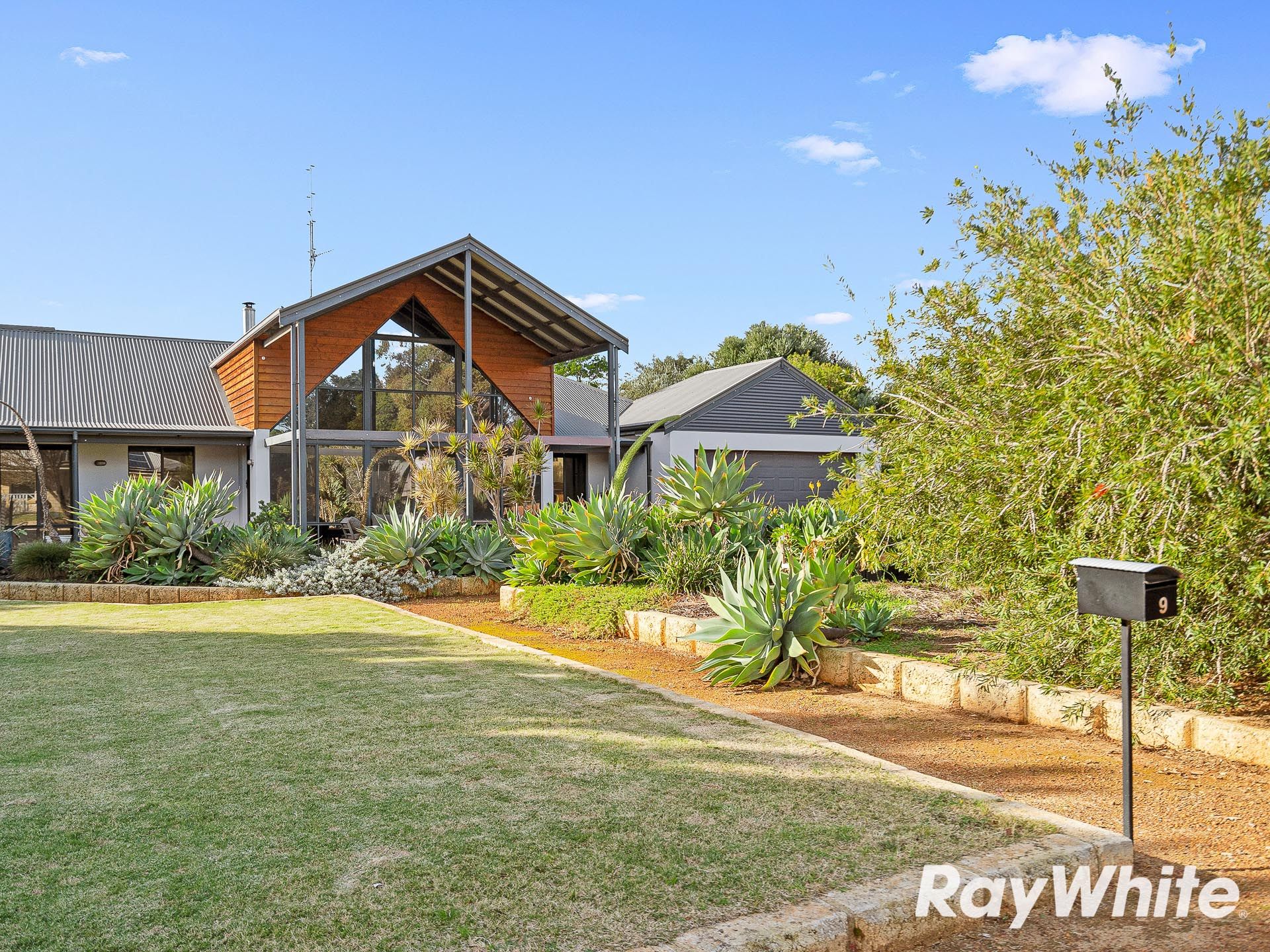 9 Butler Retreat — photo from Ray White Mandurah