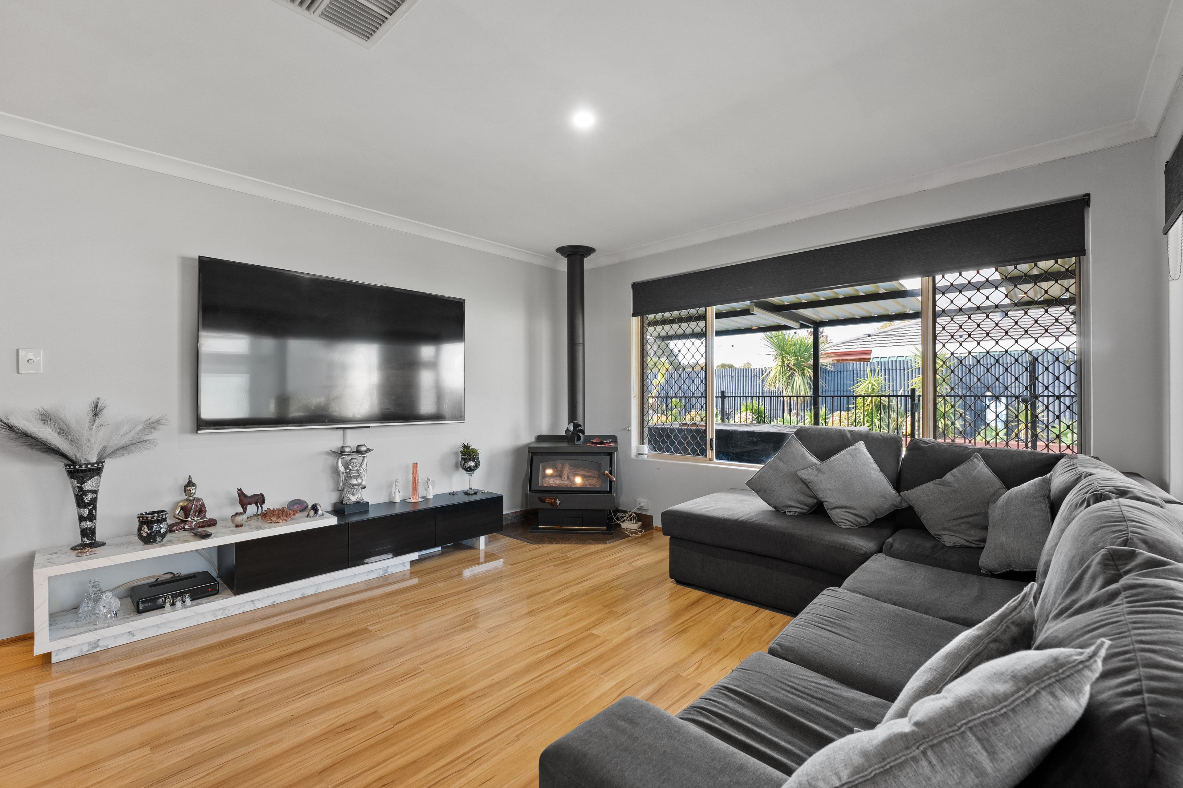 1 Rothesay Court, Cooloongup, WA 6168