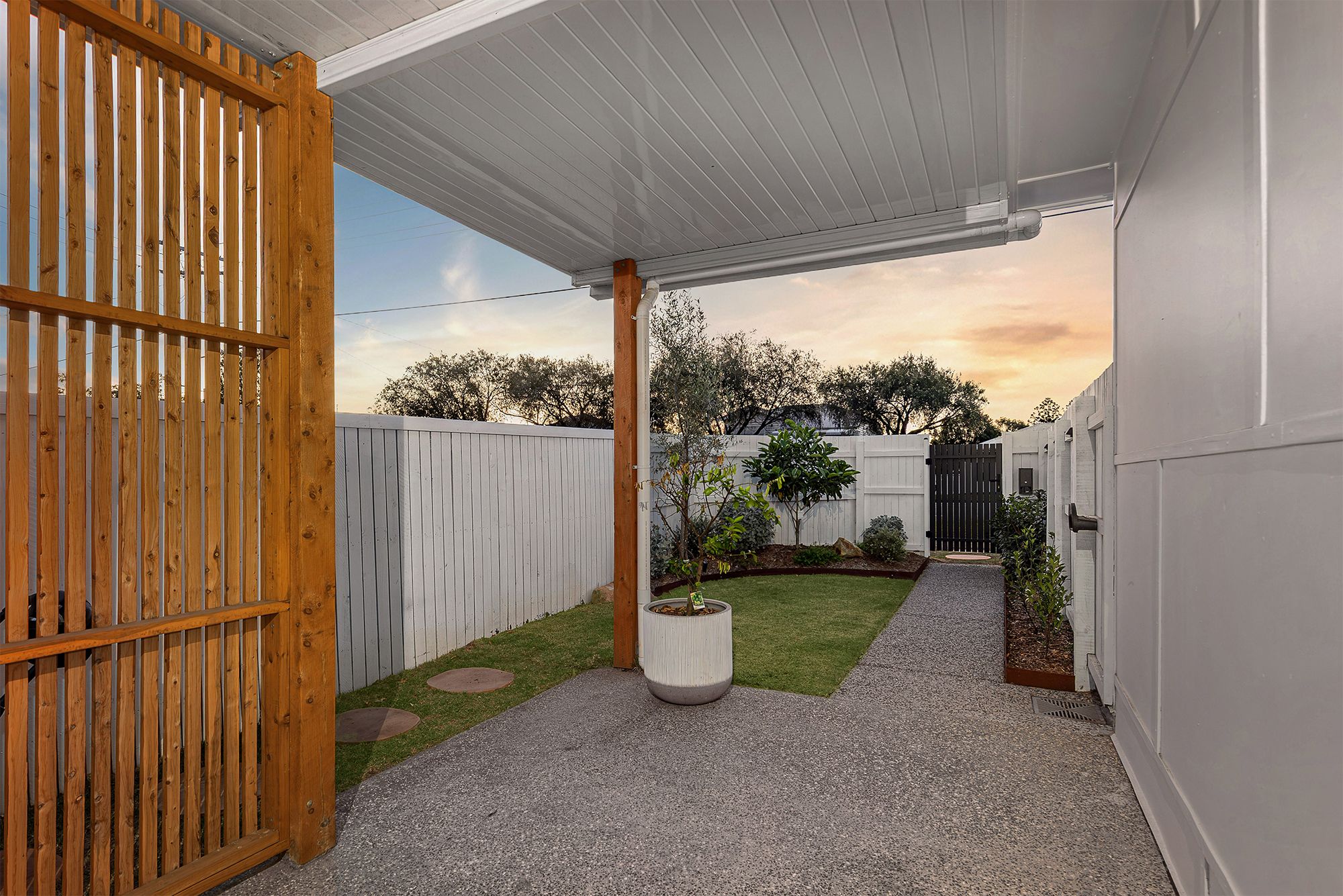 23 Wellington Street — photo 3 of 21