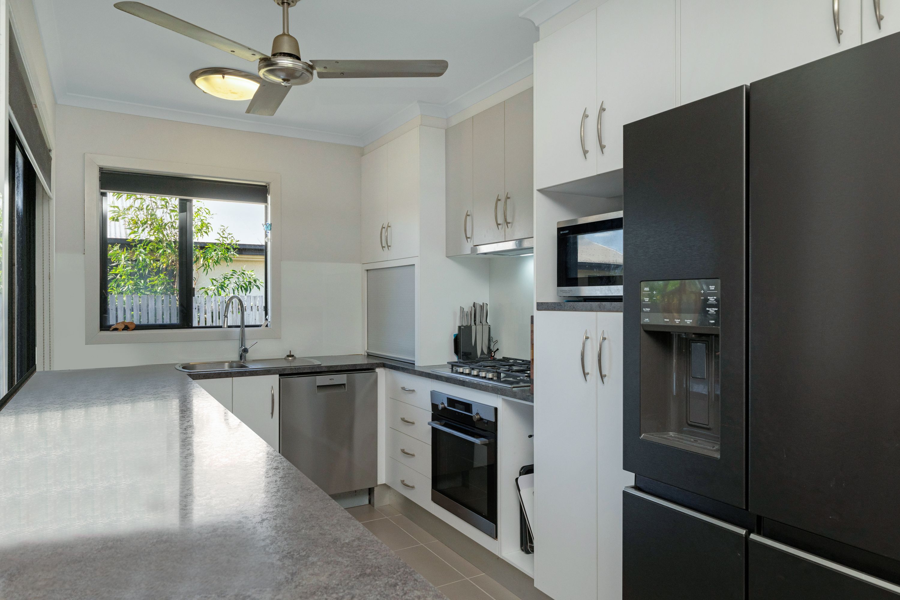 10 Dundabella Drive — photo 3 of 13