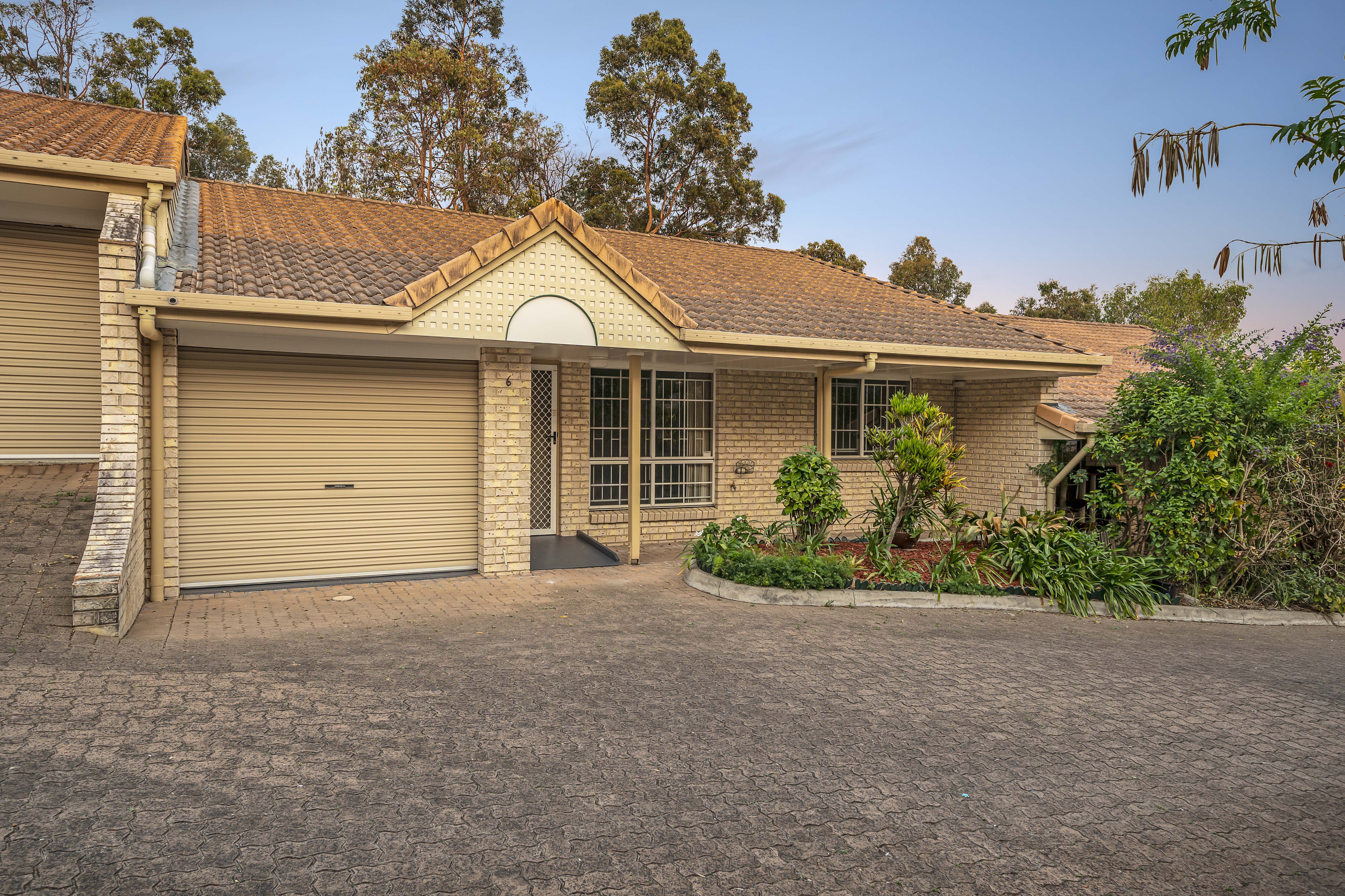 35 Dennis Road, Springwood QLD 4127