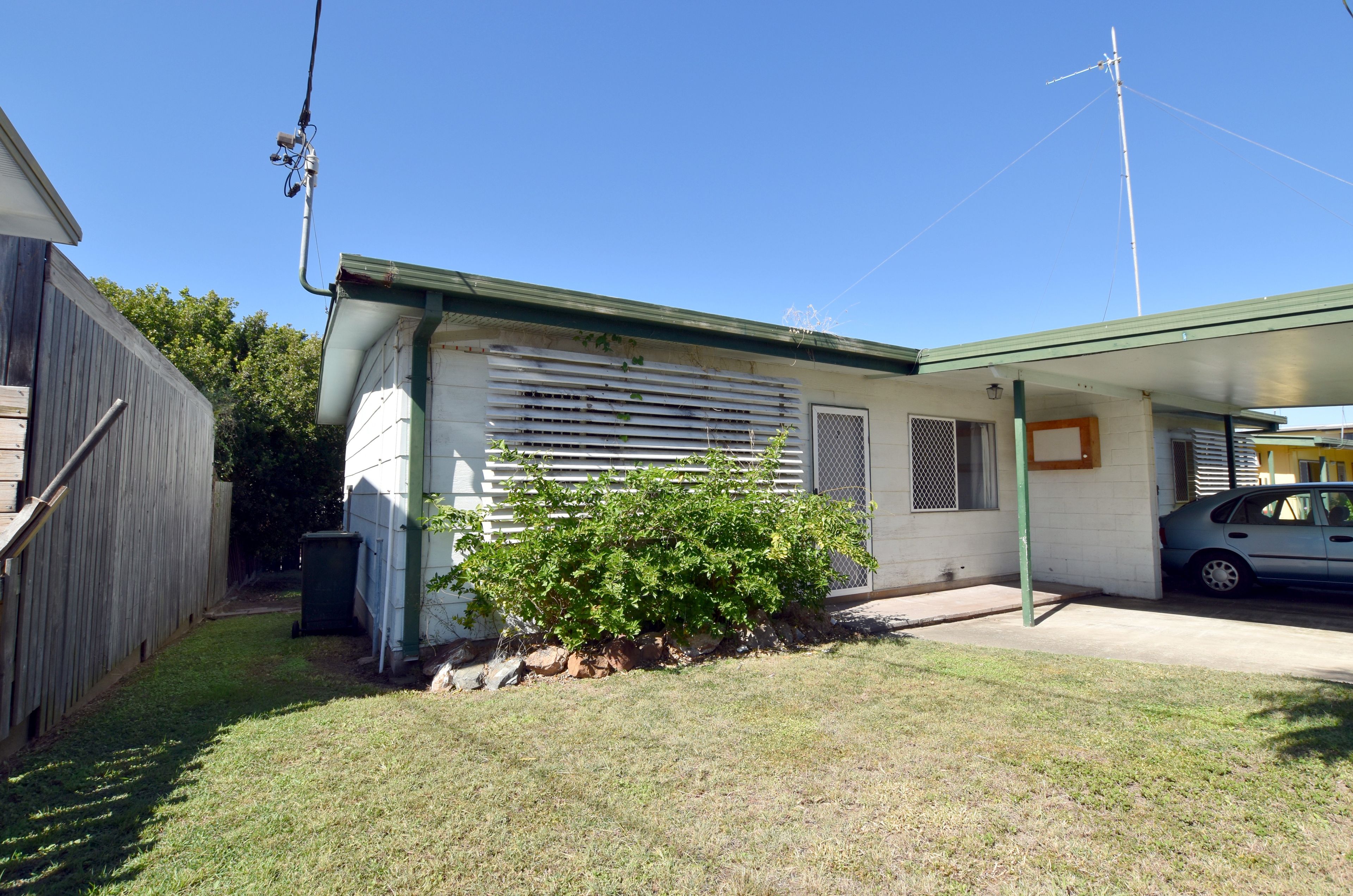 2/5 McDonald Street, Clinton, QLD 4680