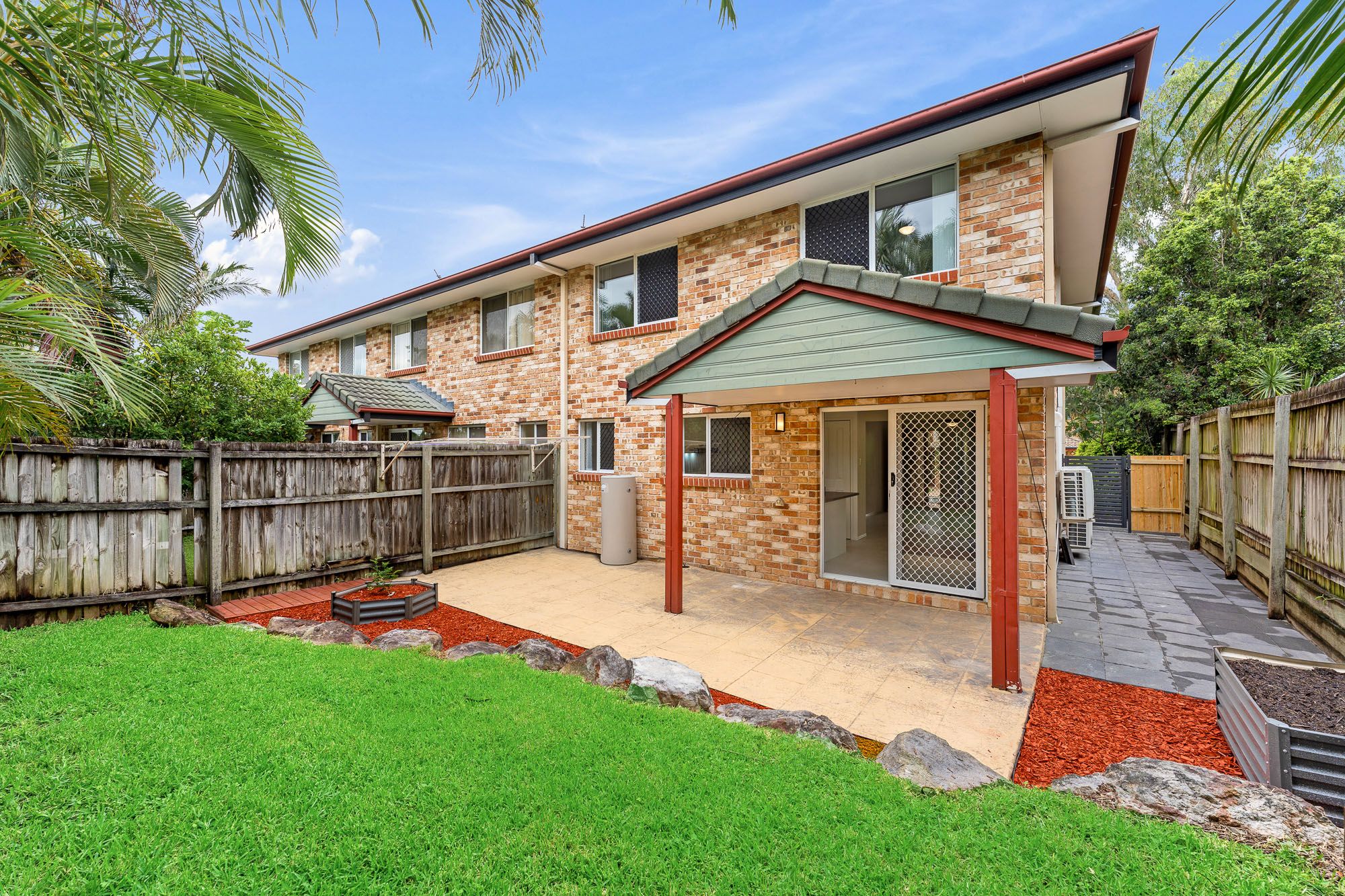 24/8 Honeysuckle Way, Calamvale, QLD 4116