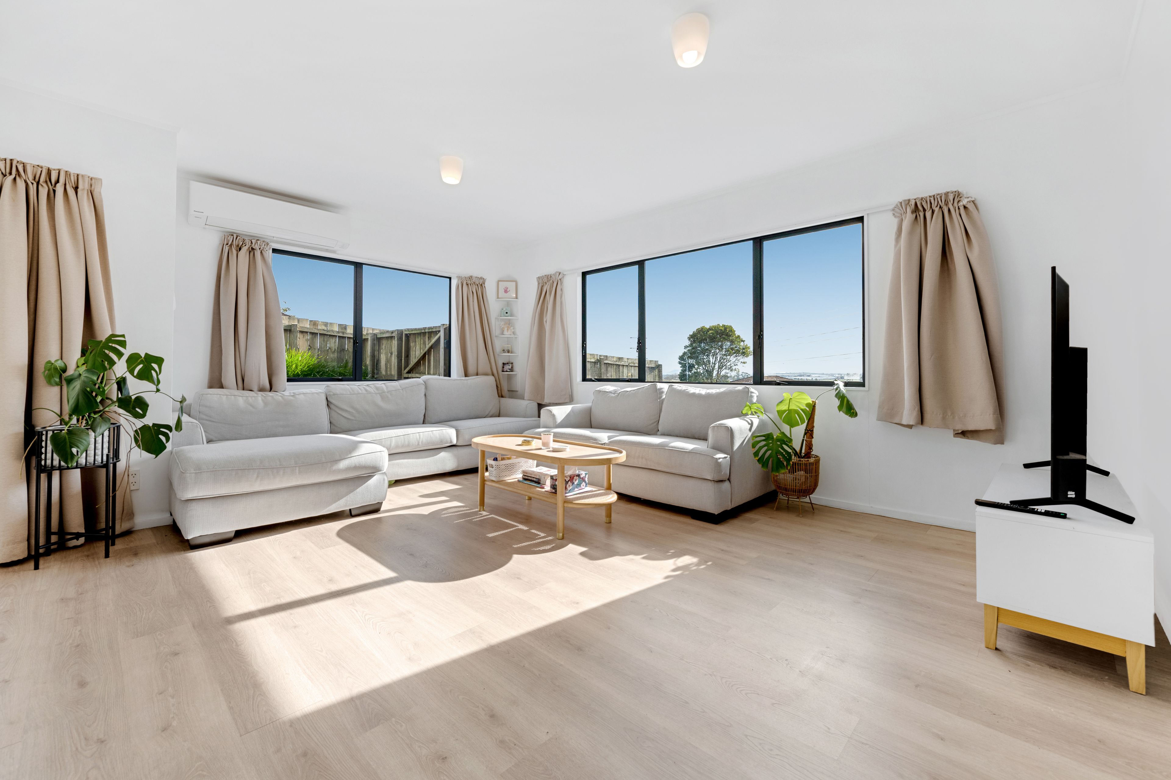 25 Aspiring Avenue, Clover Park, Manukau City