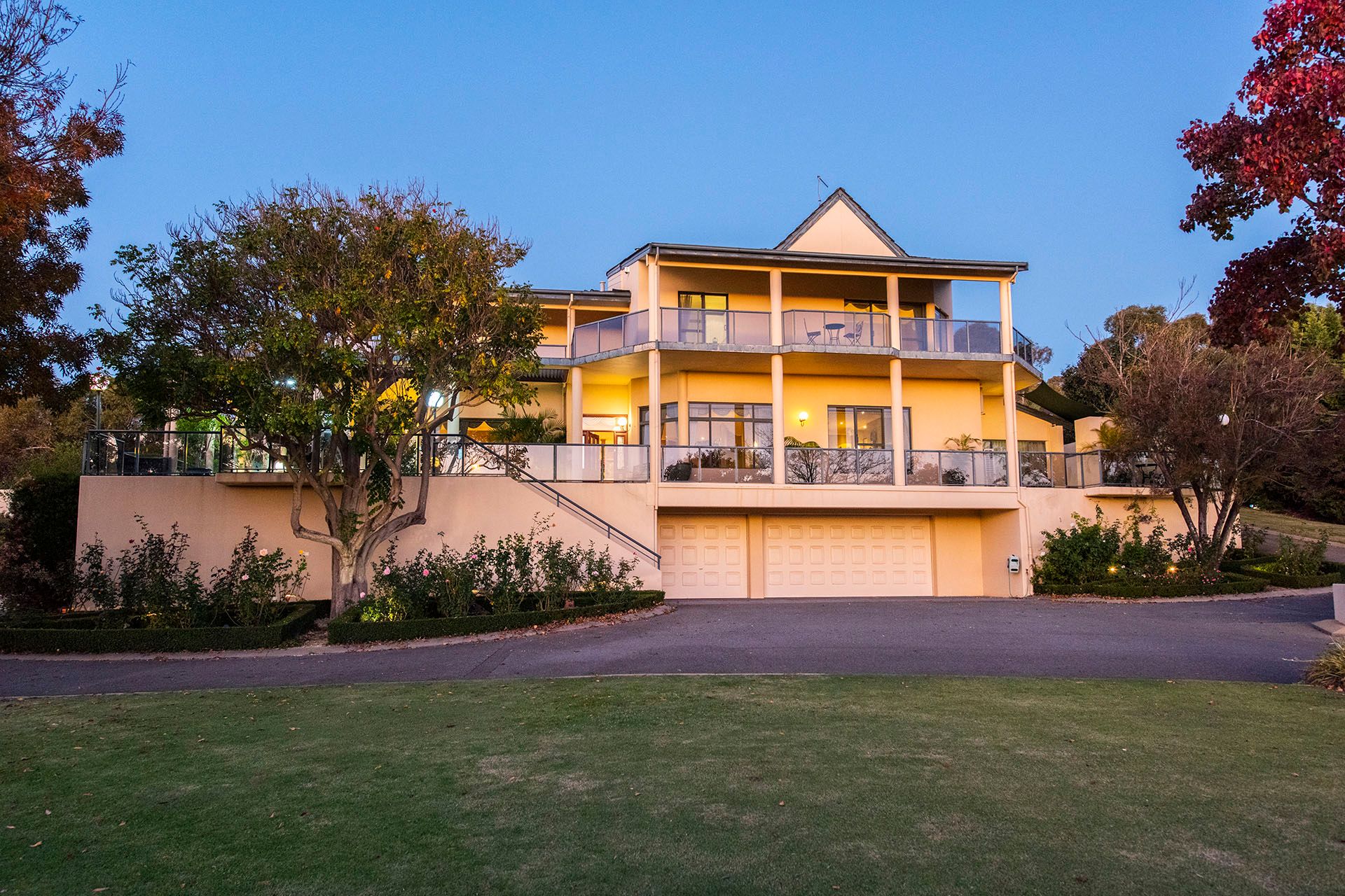 32 Whistlepipe Court, Forrestfield WA 6058