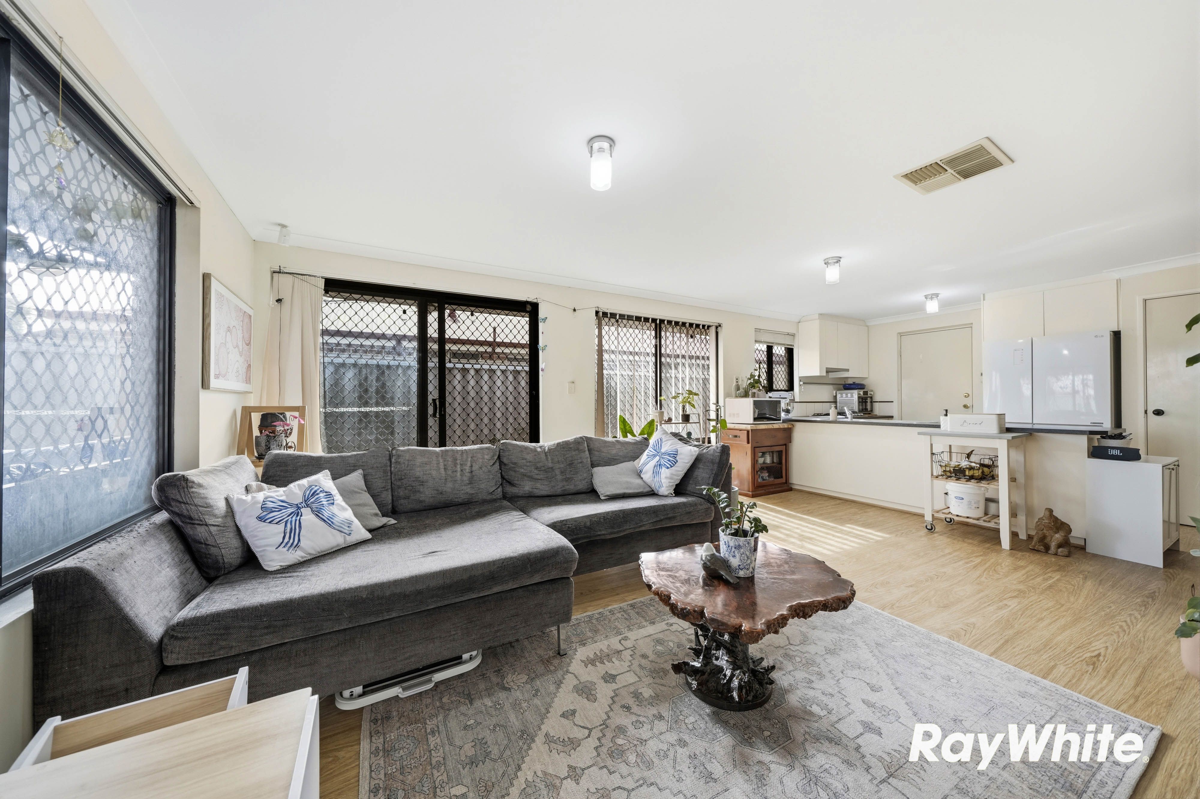 3 Silver Swan Road — photo 10 of 25