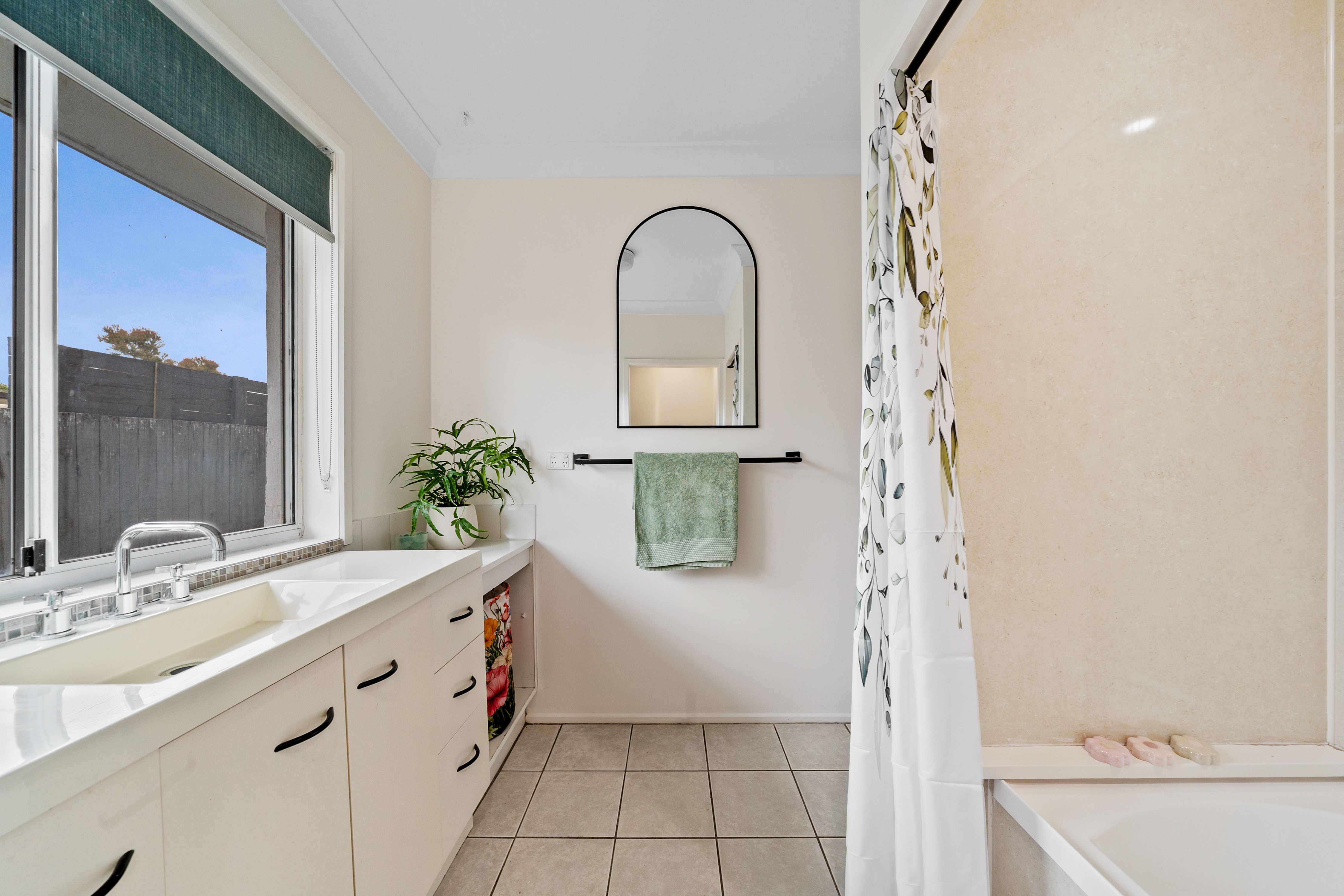 7 Amaroo Rise — photo 13 of 21