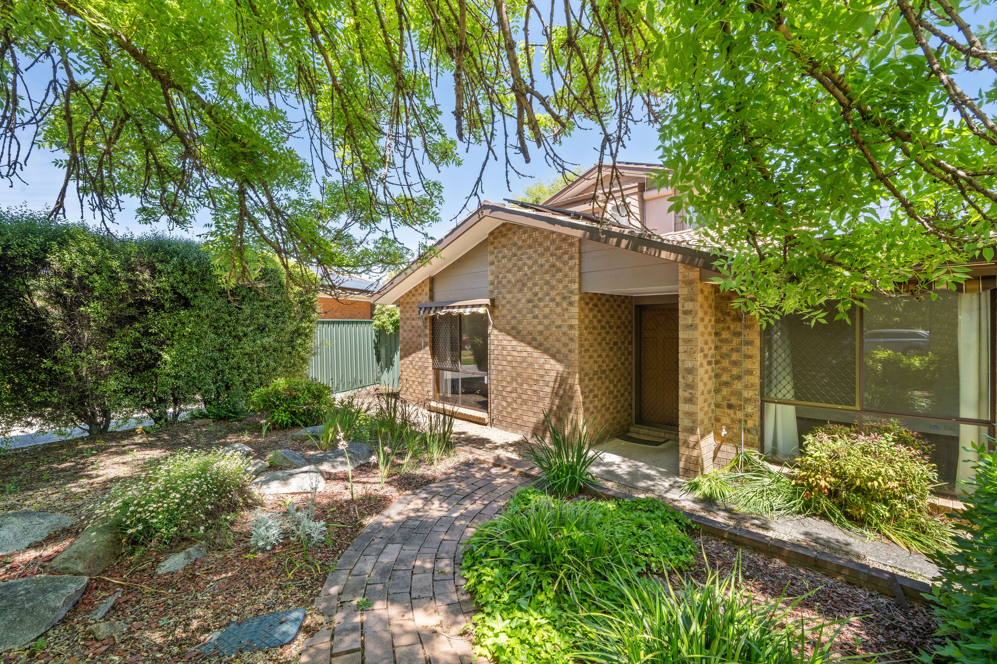 9 Mcghie Place, Latham, ACT 2615