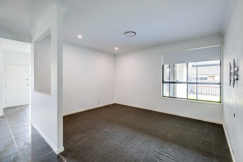 10 Treecreeper Crescent, Upper Coomera, QLD 4209