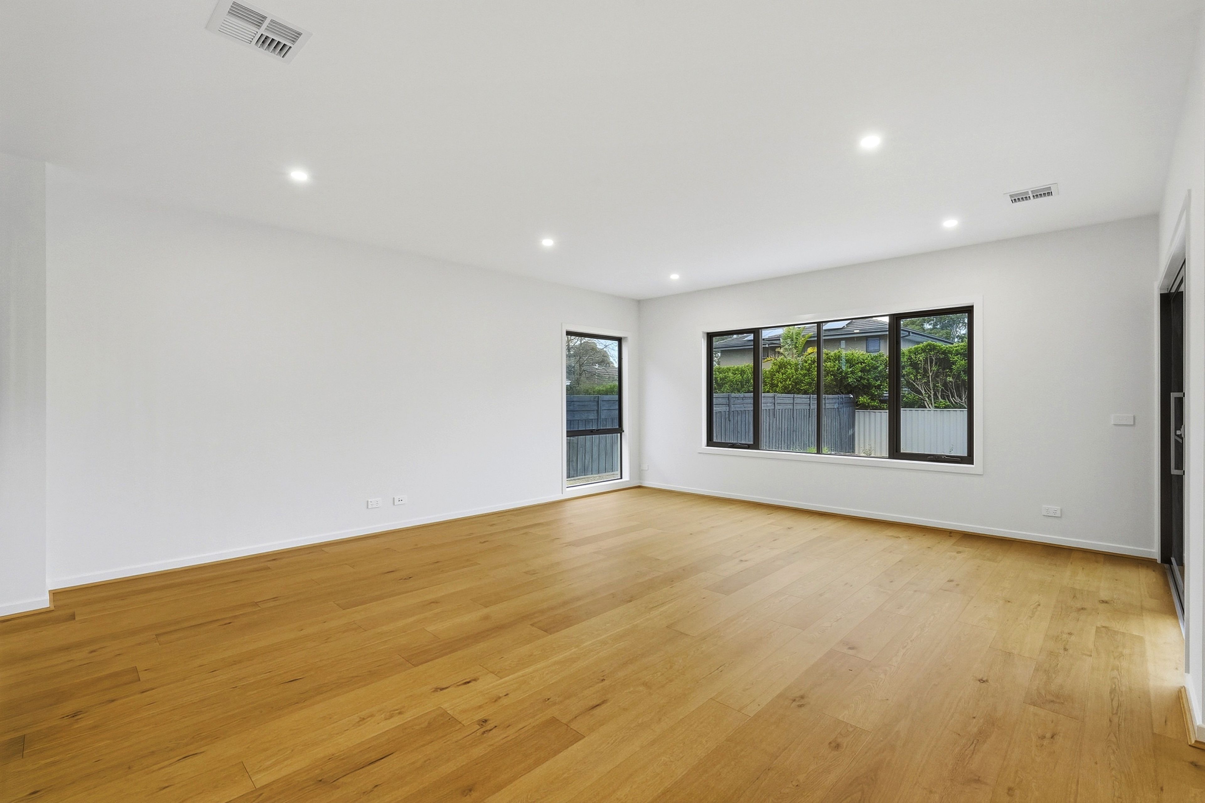 2 Belgravia Avenue — photo 8 of 20