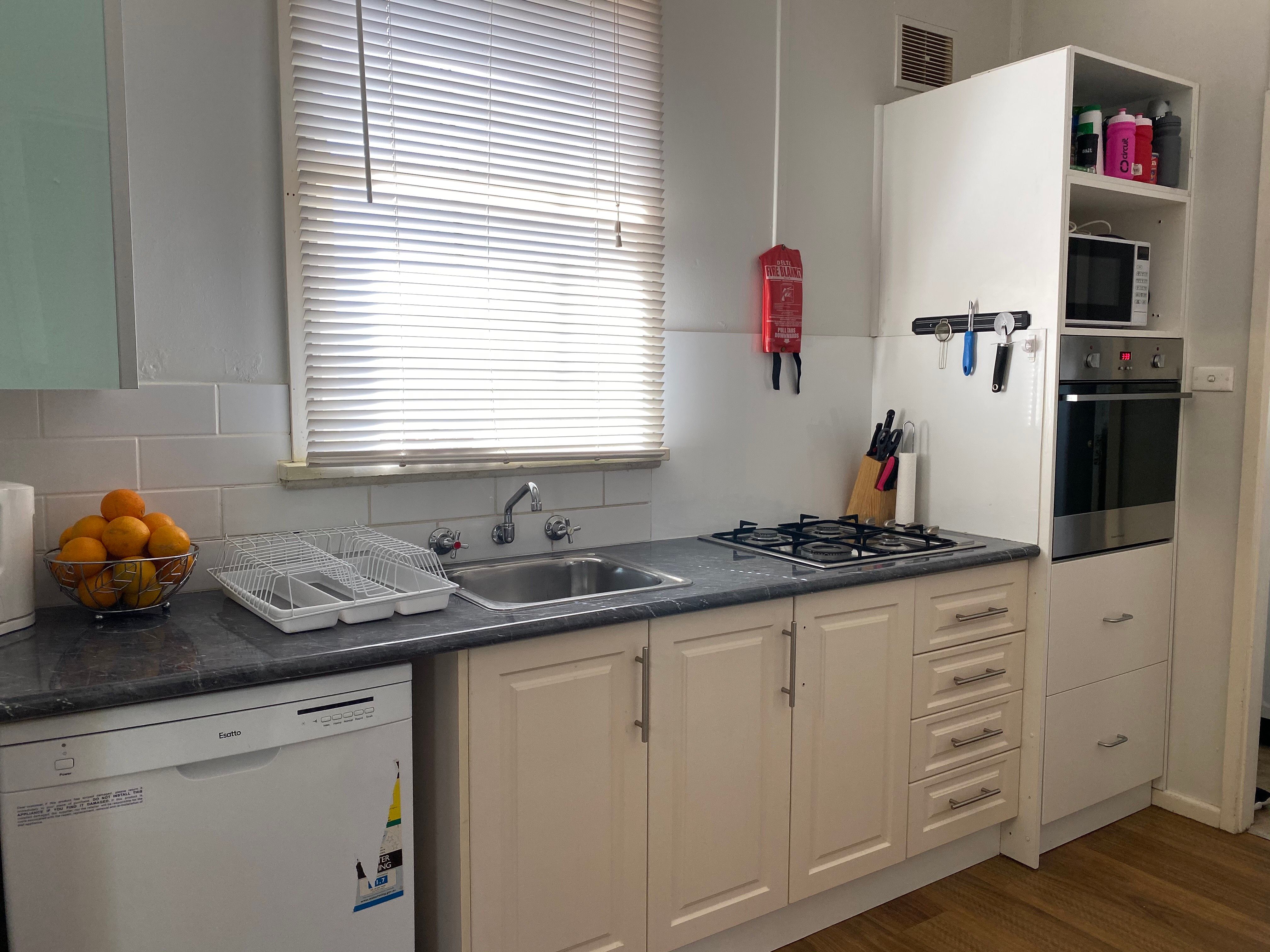 35 Castlereagh, Mount Austin, NSW 2650