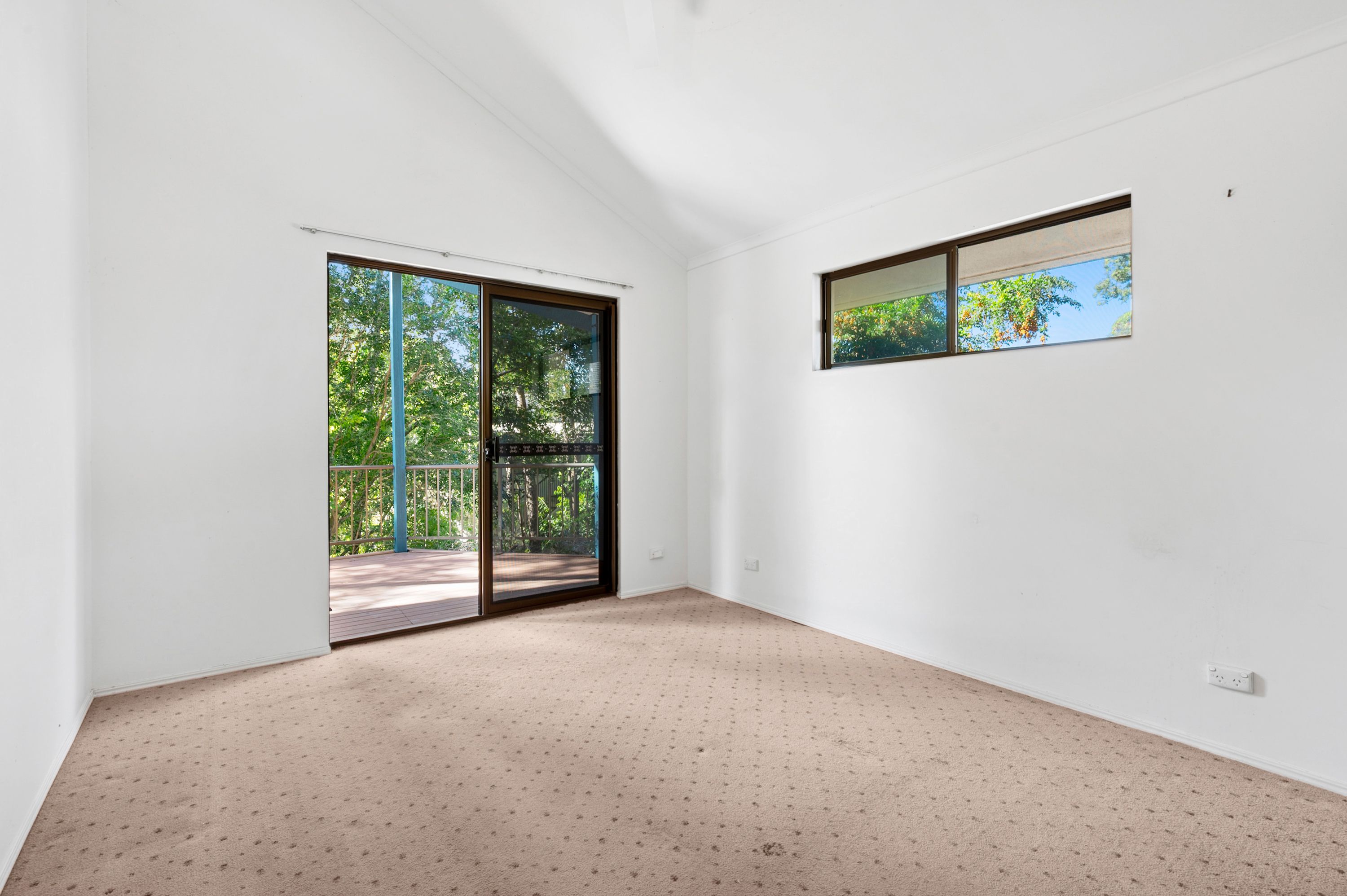 93 Upper Hastings Street — photo 9 of 16