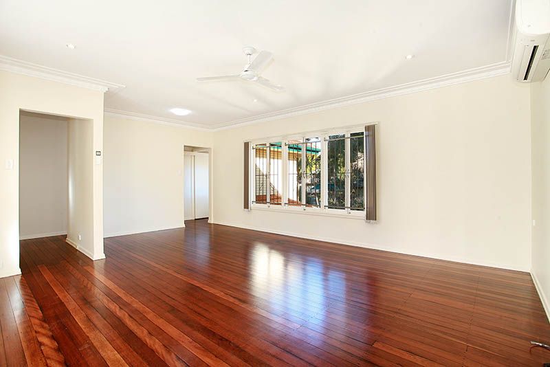 1 Deramore Street, Wavell Heights, QLD 4012