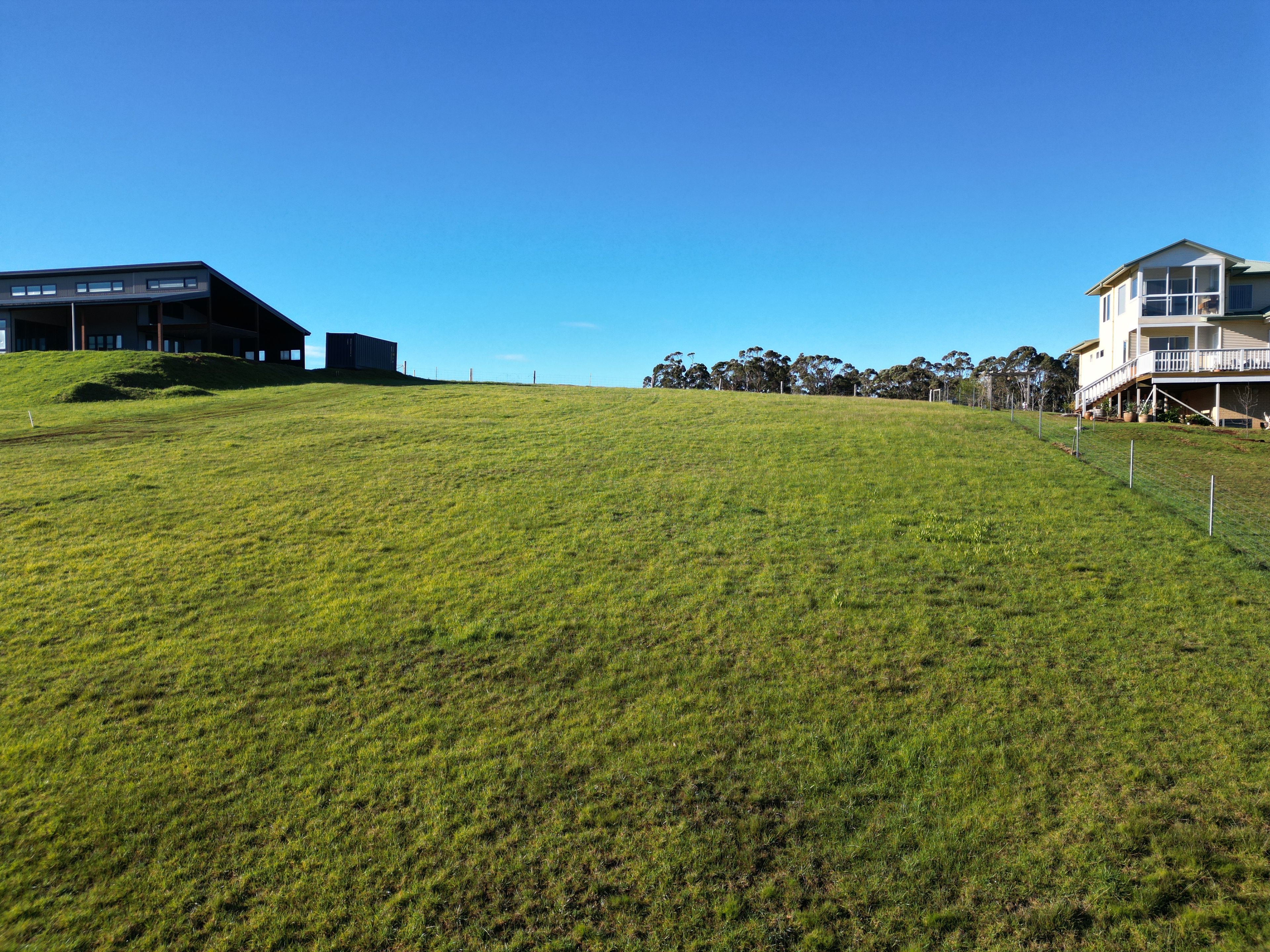 40 Macpherson Drive — photo 8 of 9