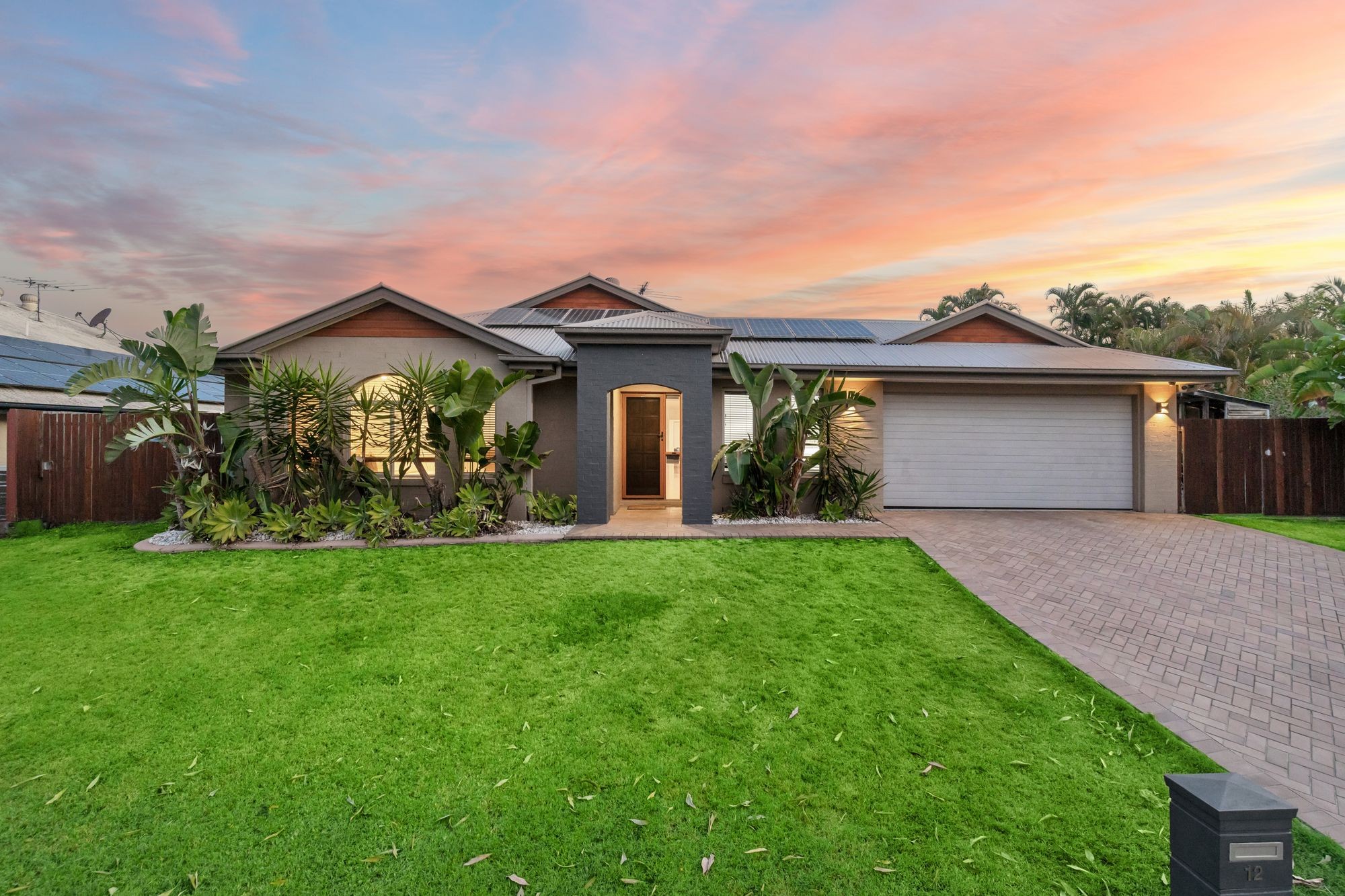 12 Lincon Place, Parkinson, QLD 4115