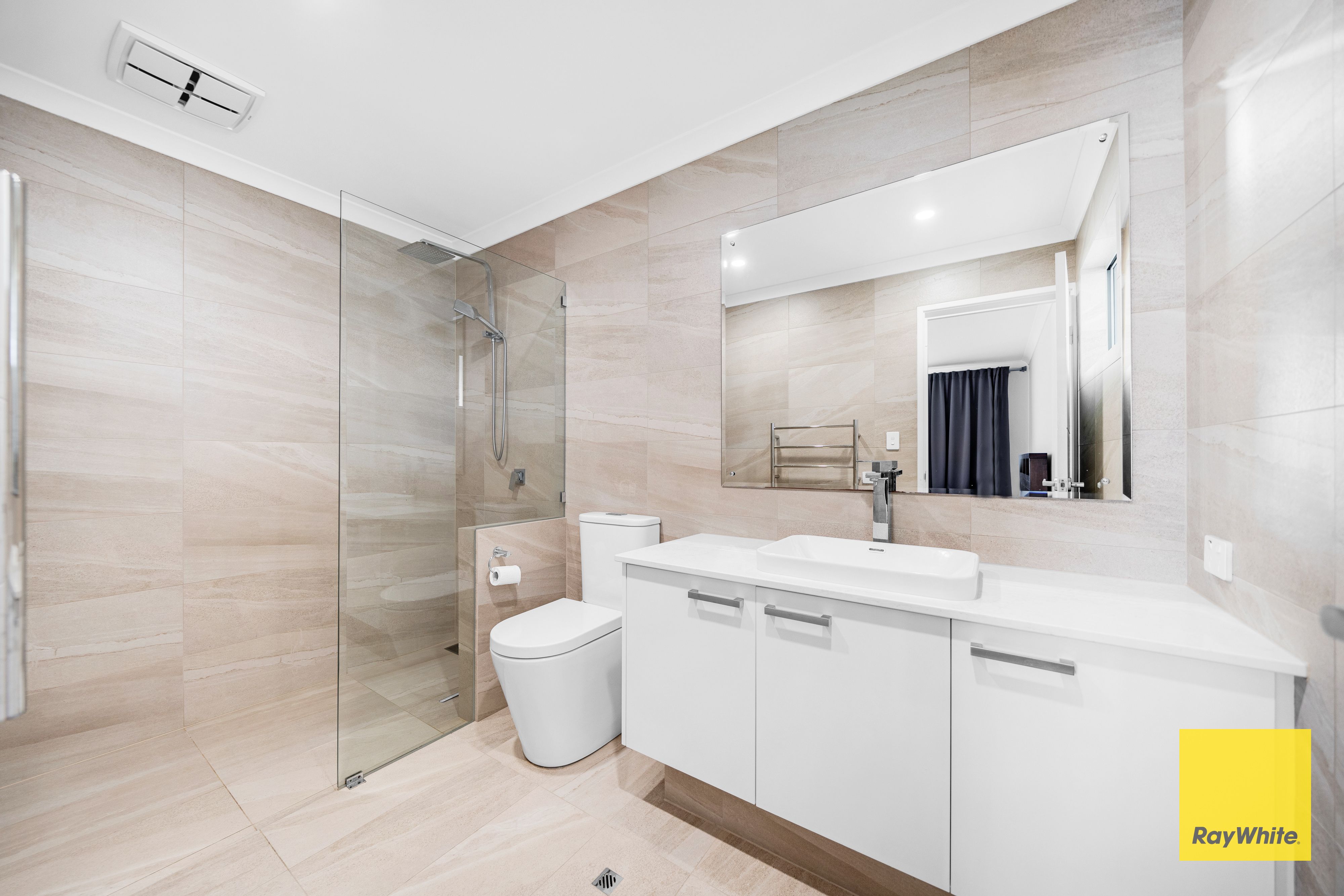 1/124 Roberts Road — photo 12 of 15