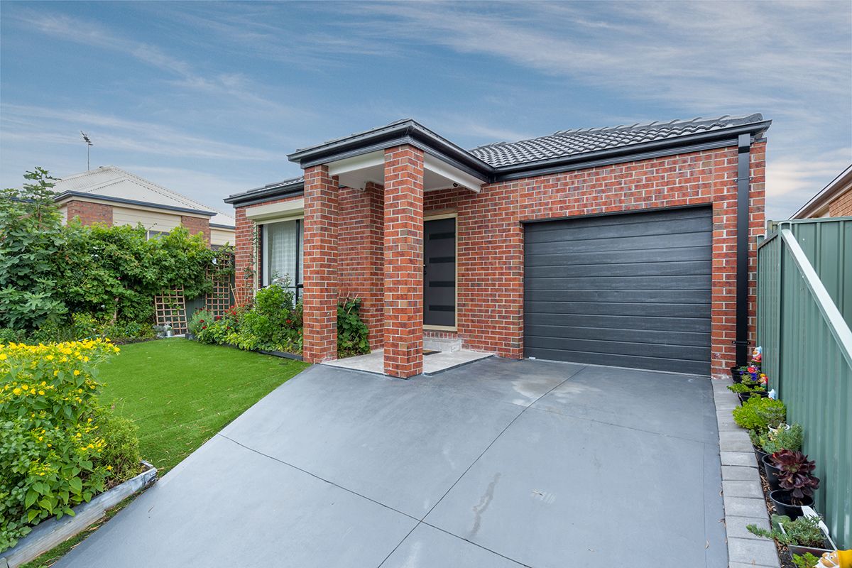 13 Ballarat Court, Craigieburn, VIC 3064