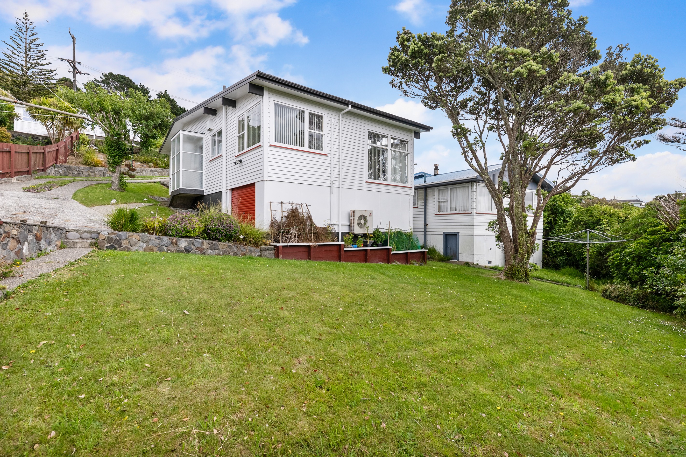 18 Alwyn Place, Newlands, Wellington City