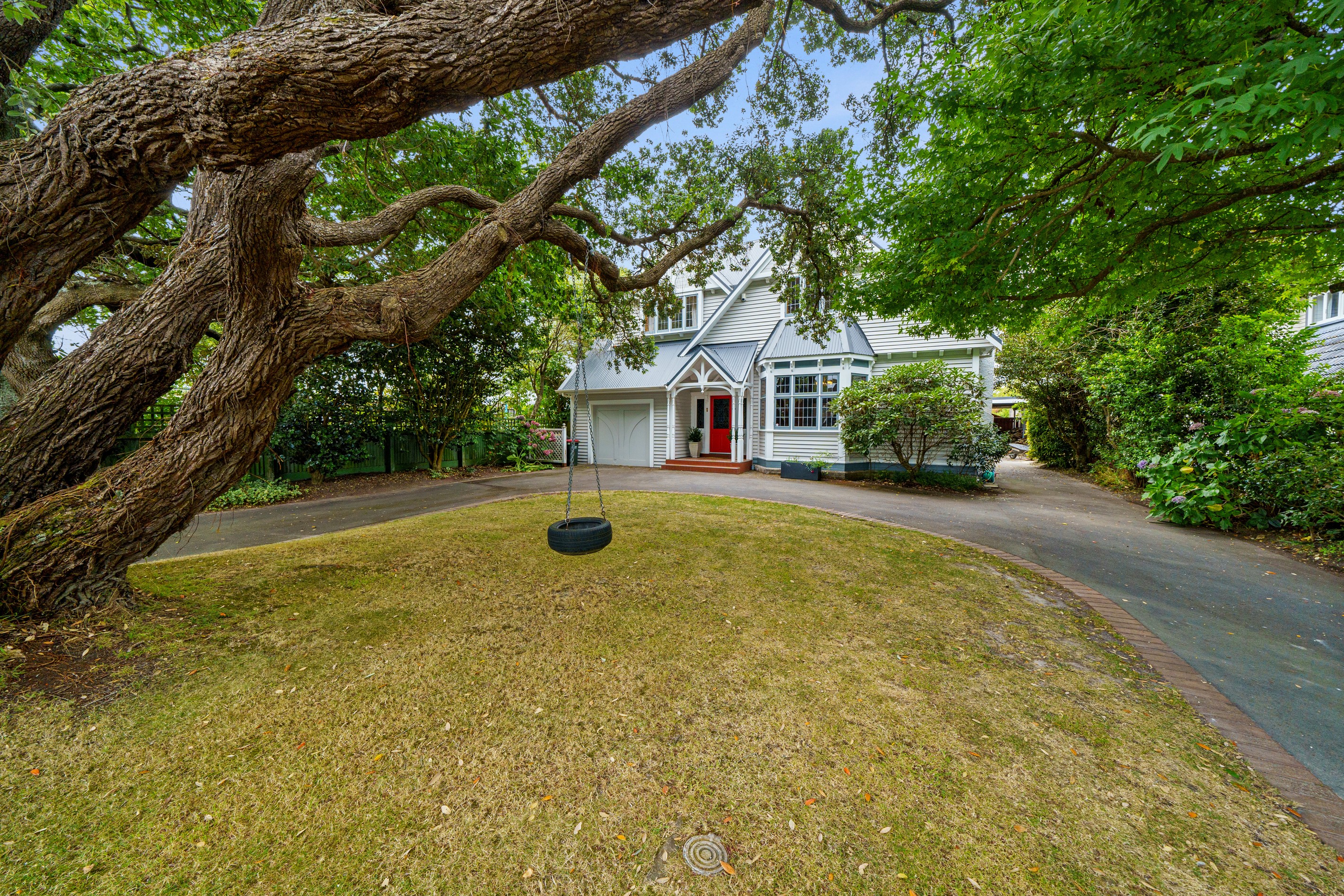 1 Glen Iris Grove, Woburn, Lower Hutt City