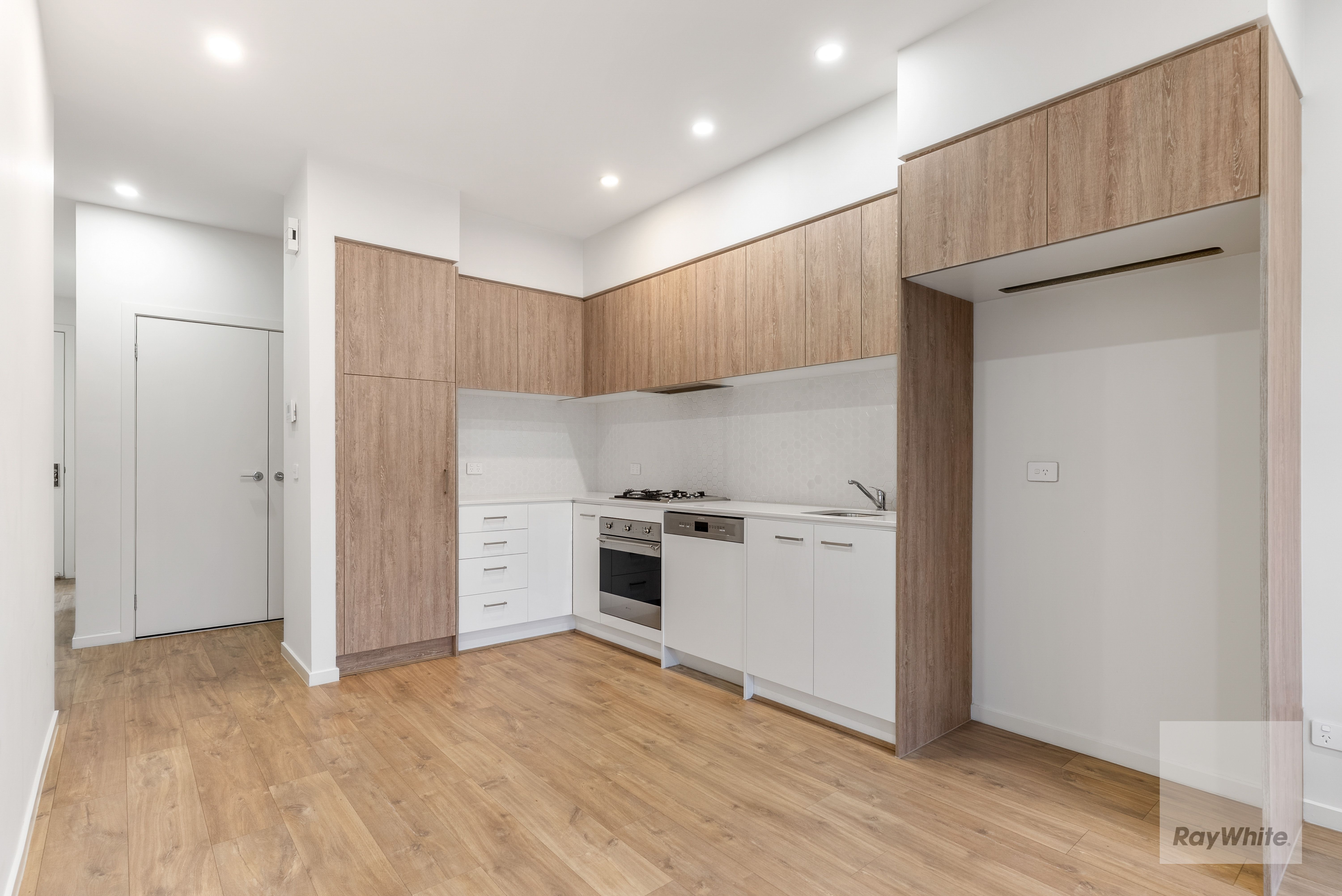 64 Elmhurst Avenue — photo 5 of 18