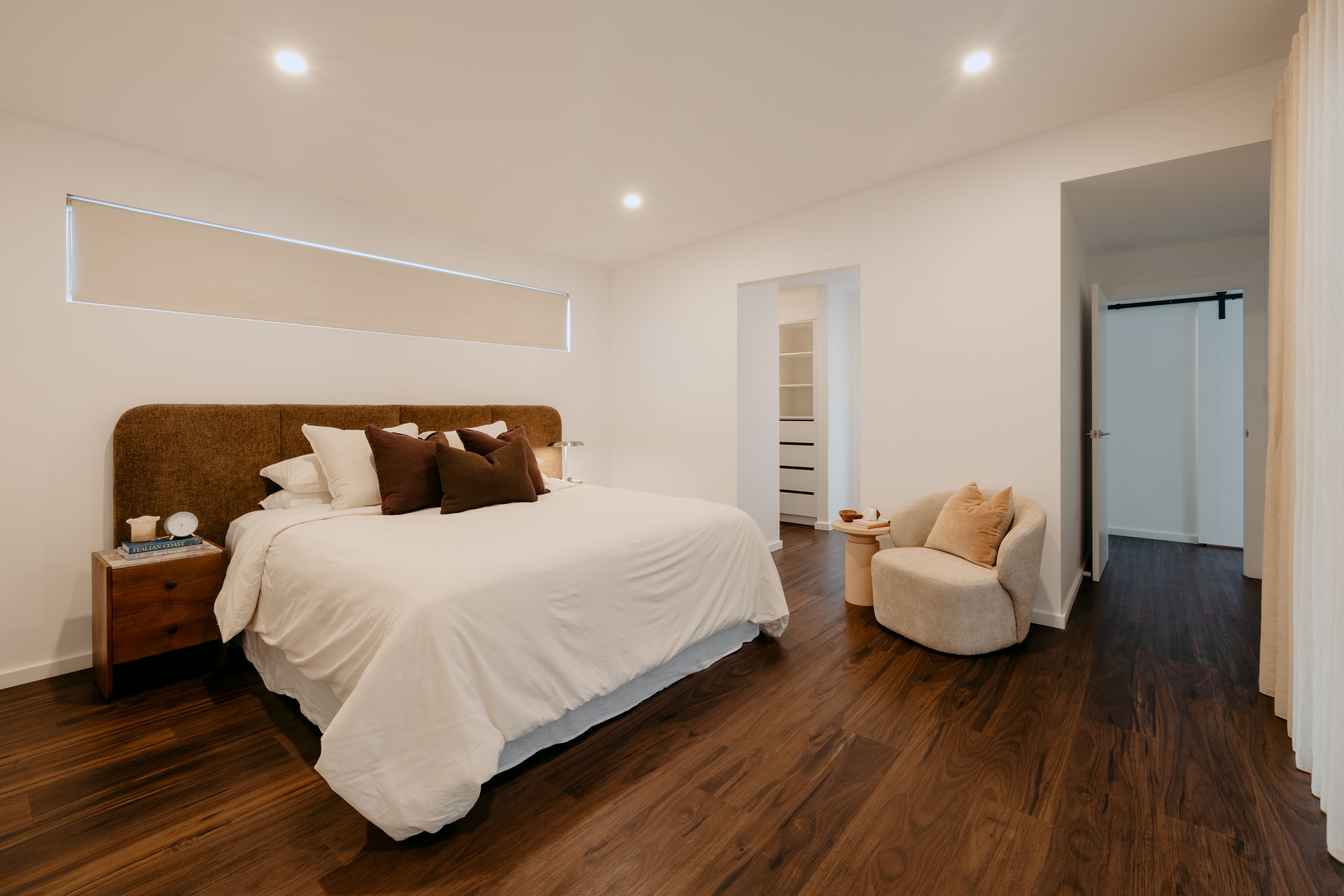 3 Tamarix Crescent — photo 12 of 30