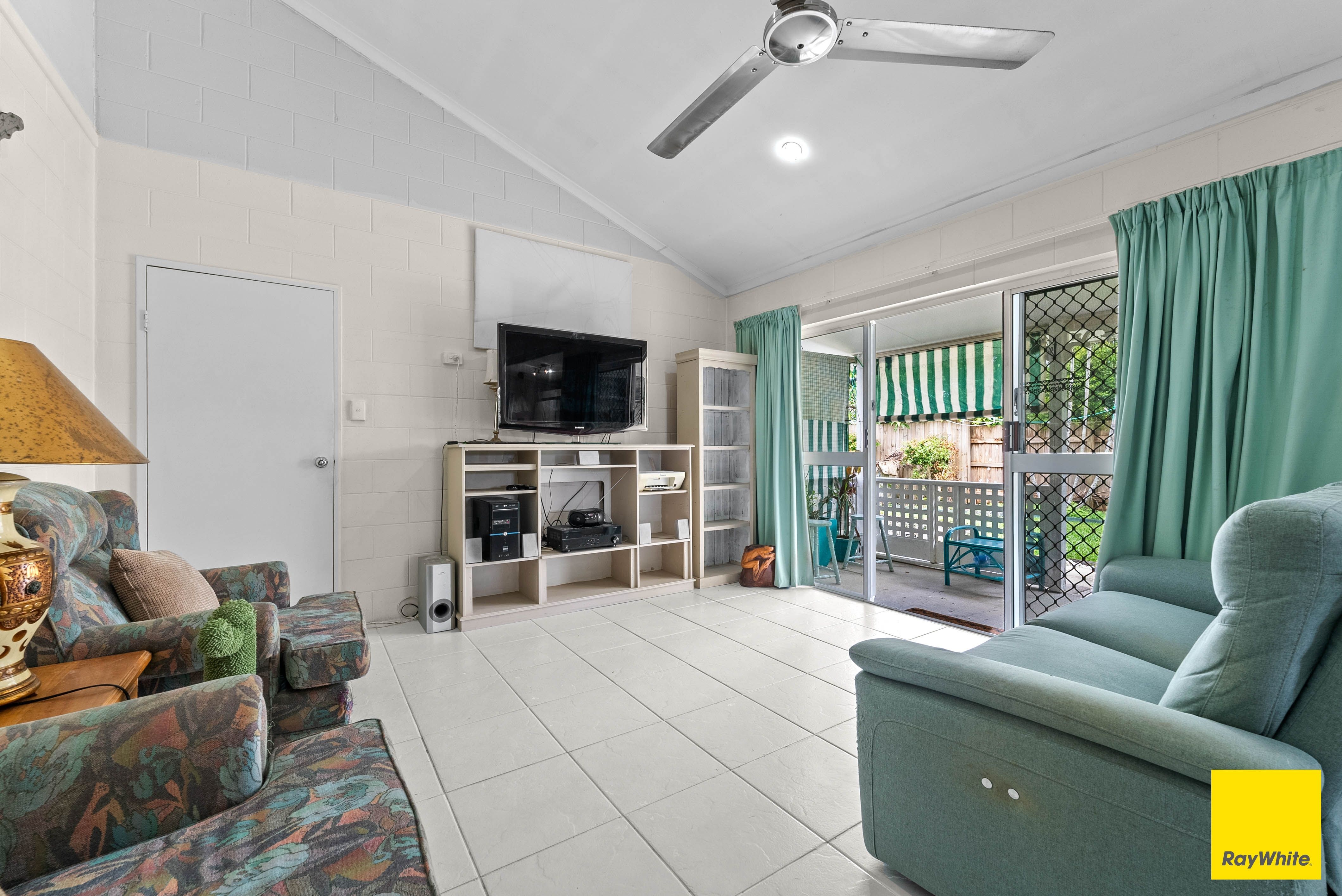 2/20 Ireland Crescent, Whitfield, QLD 4870