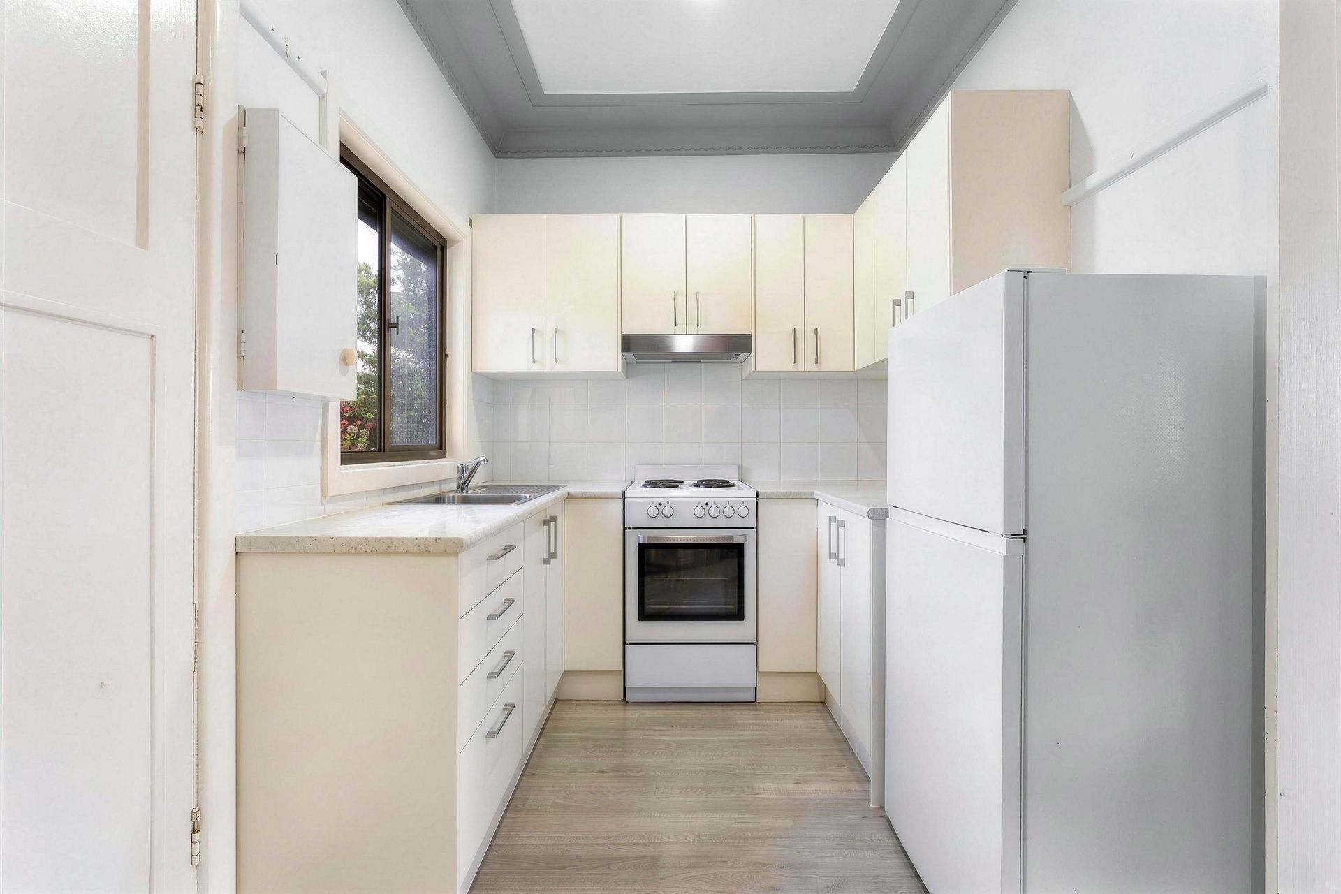 13 Glenview Street — photo 4 of 17