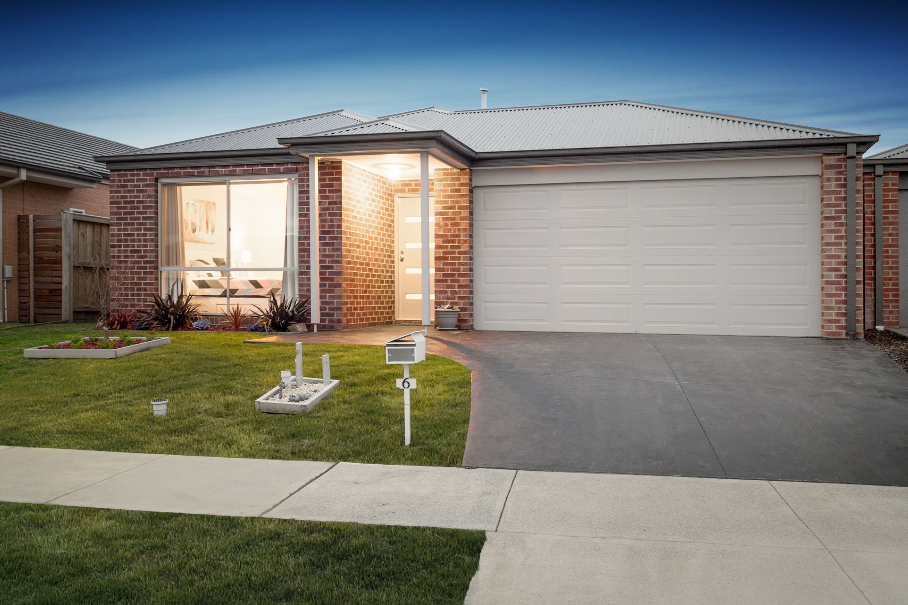 6 Curved Trunk Road, Officer VIC 3809