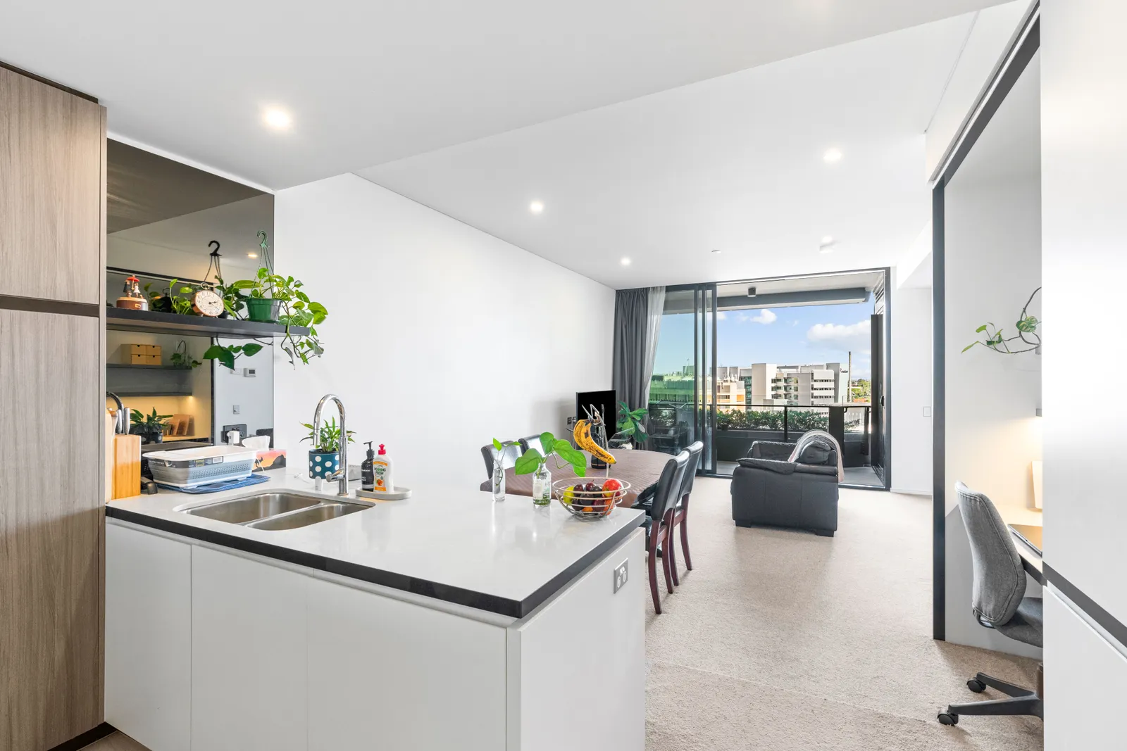 1111/9 Christie Street, South Brisbane