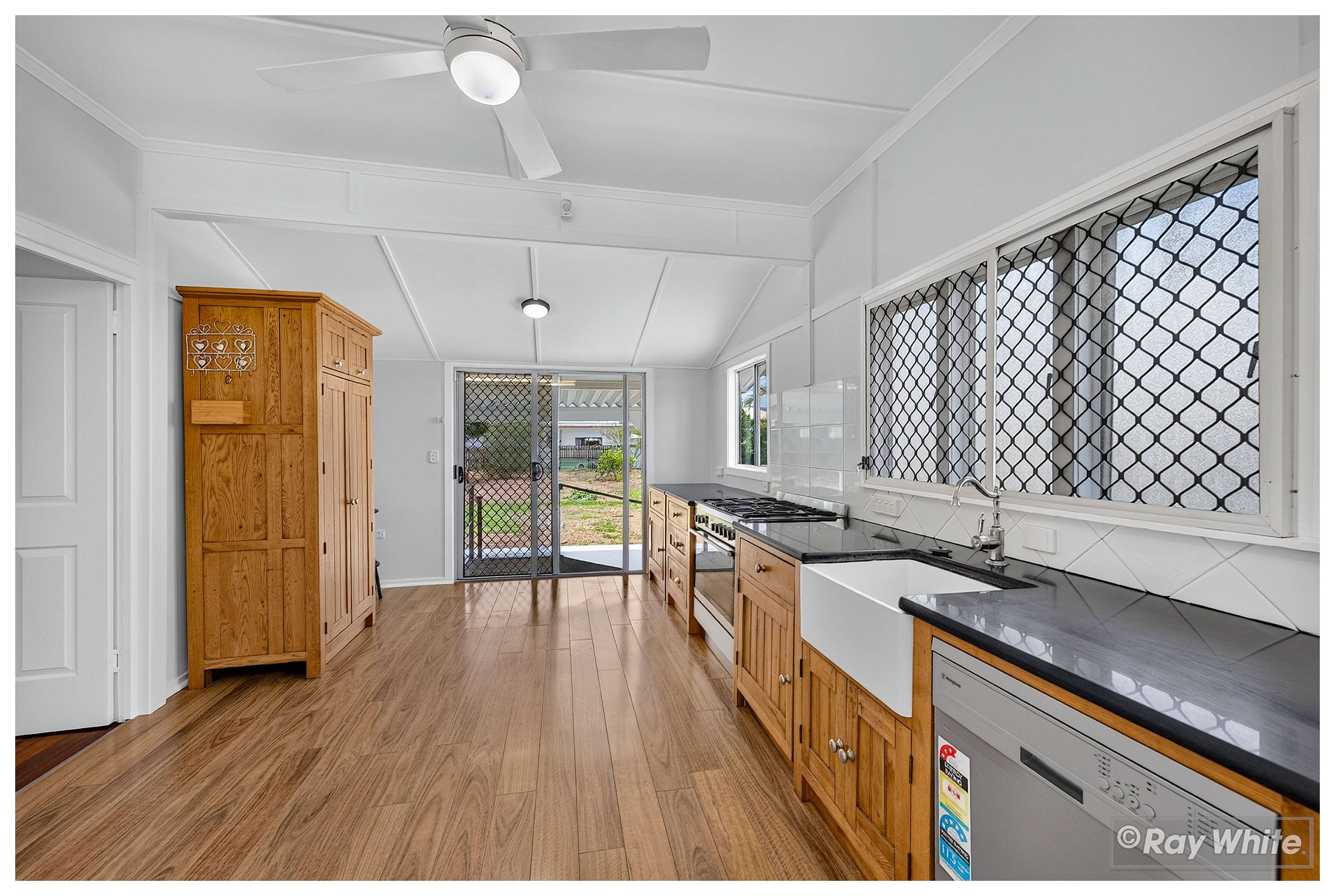 83 Leamington Street — photo 5 of 30