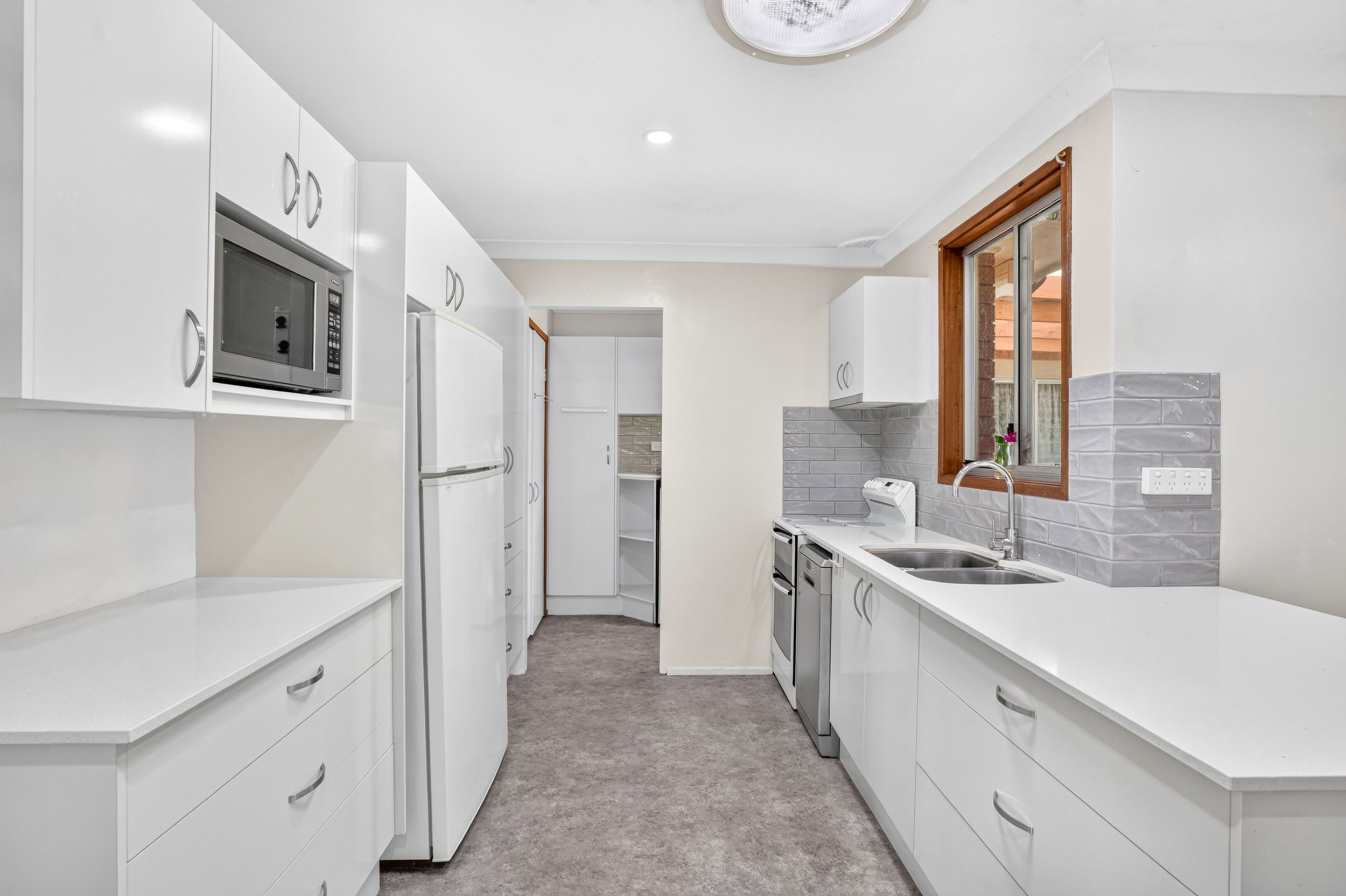 80 Playford Road — photo 4 of 17