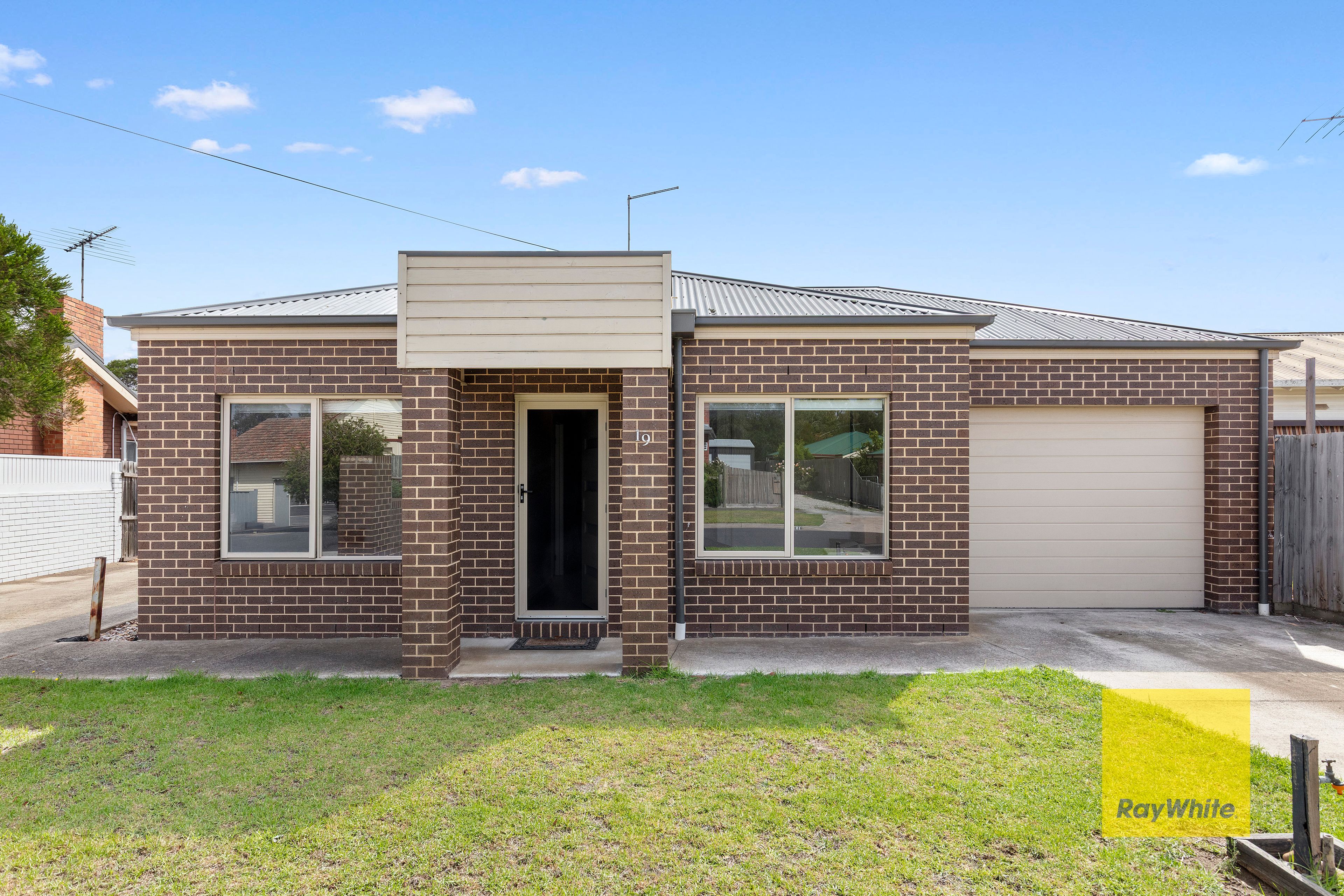 19 Bromley Street, Thomson VIC 3219