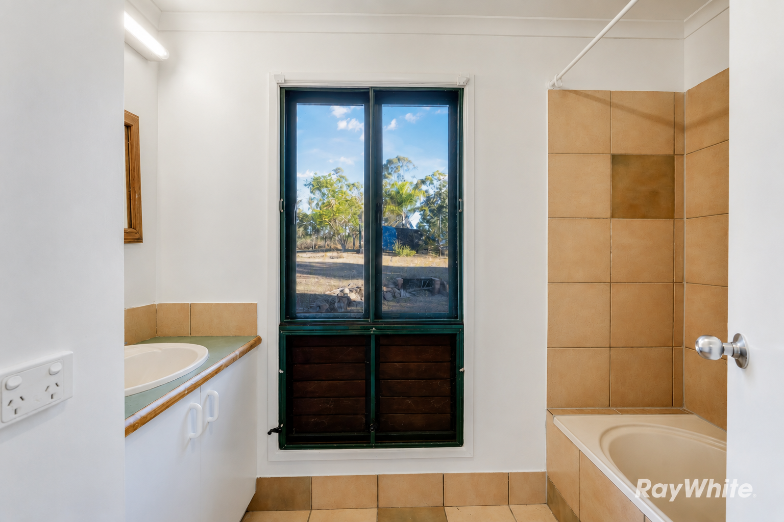 2/4528 Bundaberg Gin Gin Road — photo 16 of 30