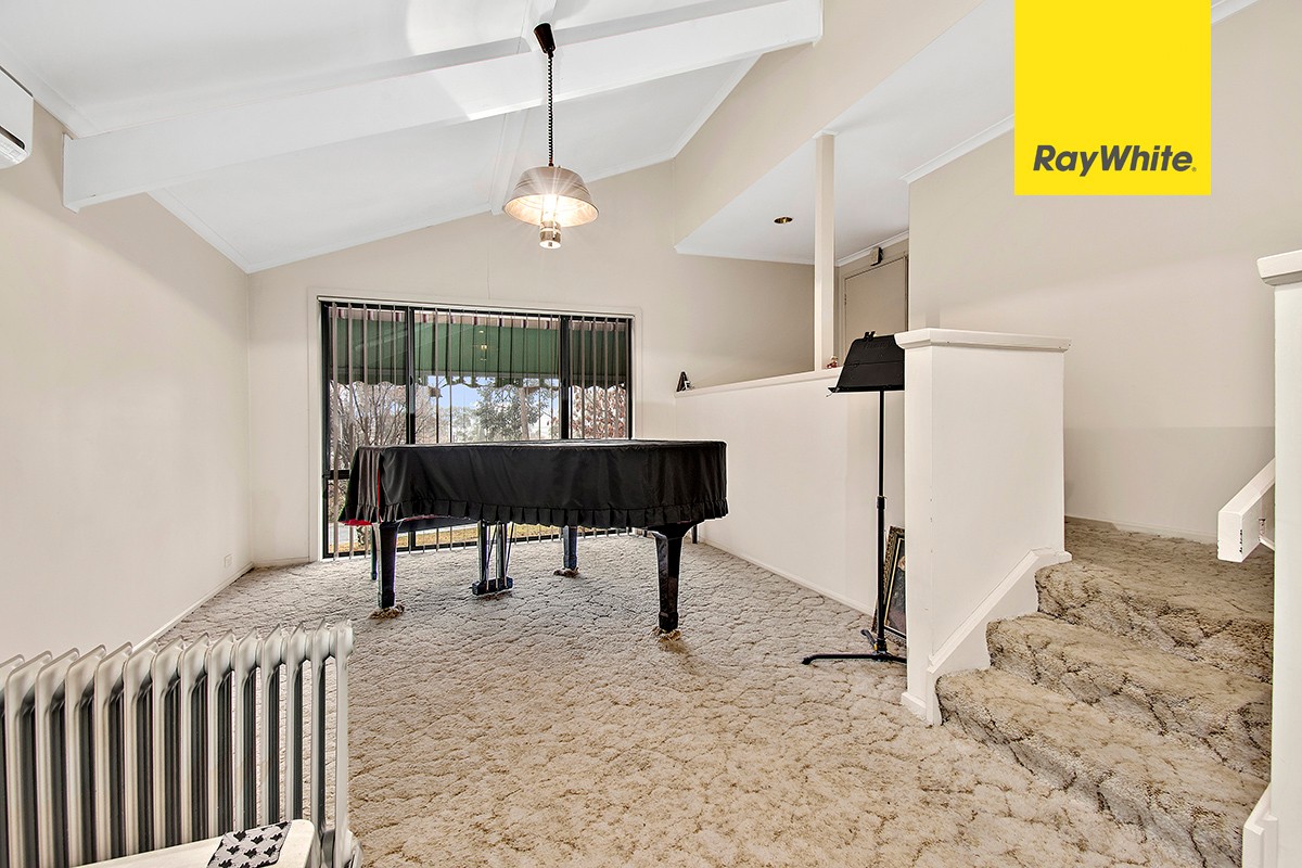 4 Poole Place, Latham, ACT 2615