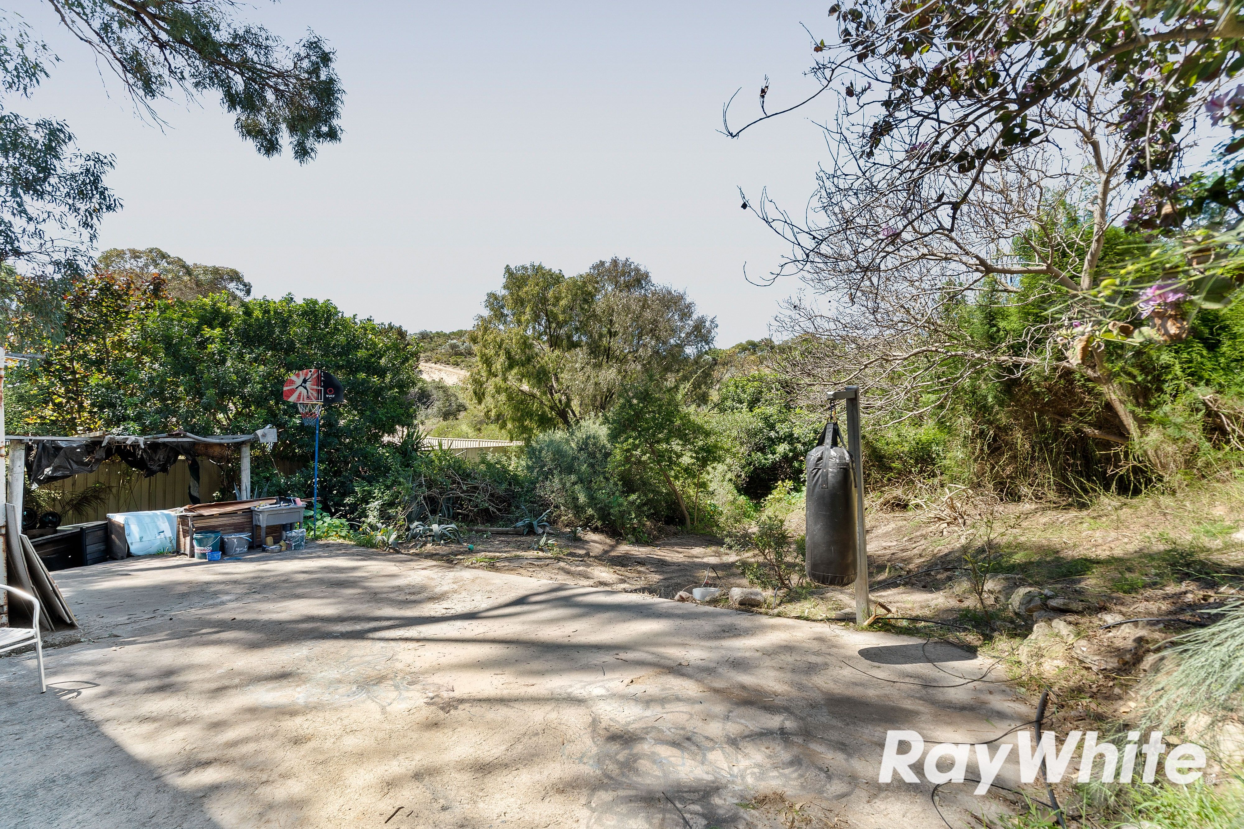 40 Minderoo Crescent — photo 8 of 10